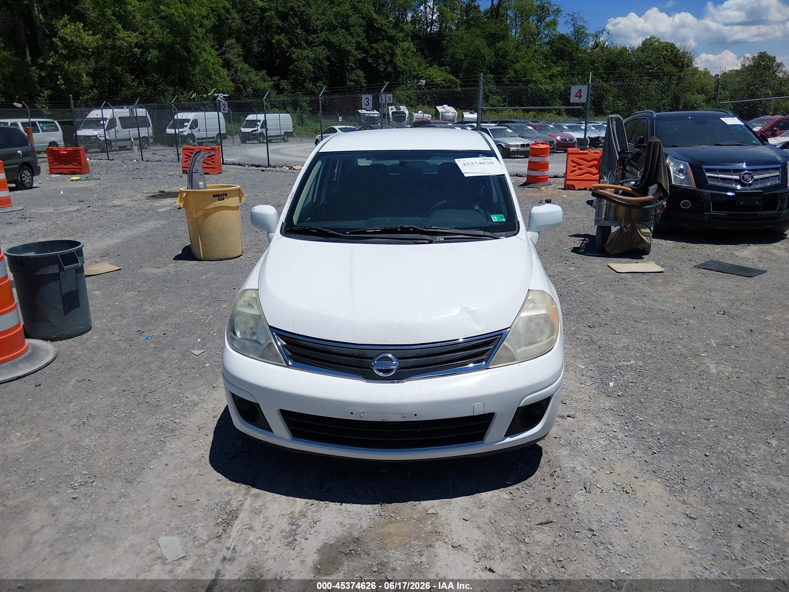 2010 Nissan Versa 1.8s White vin: 3N1BC1AP2AL394982