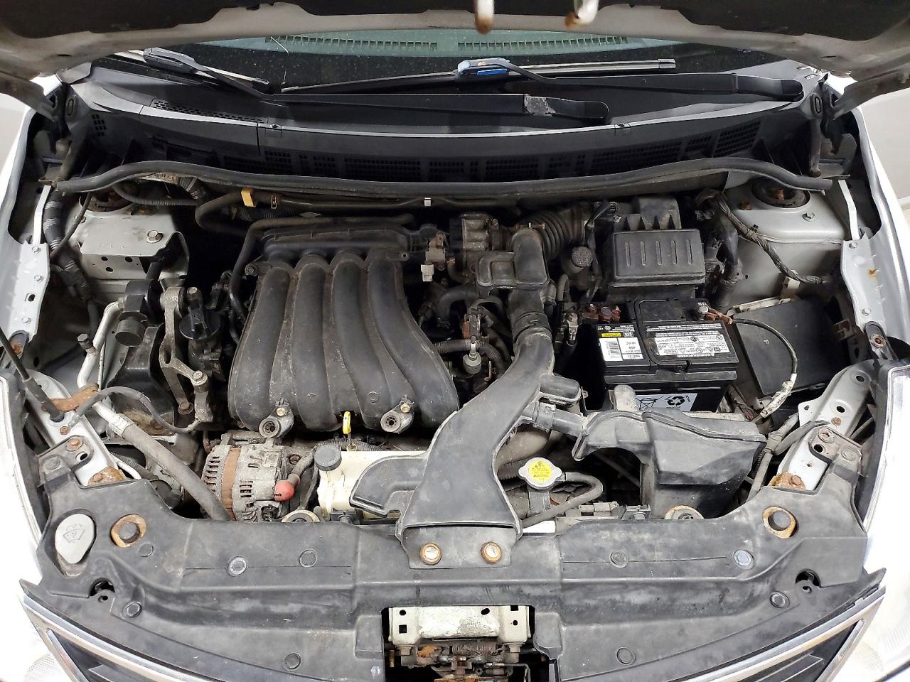 2010 Nissan Versa 1.8 S Серебряный vin: 3N1BC1AP2AL413434
