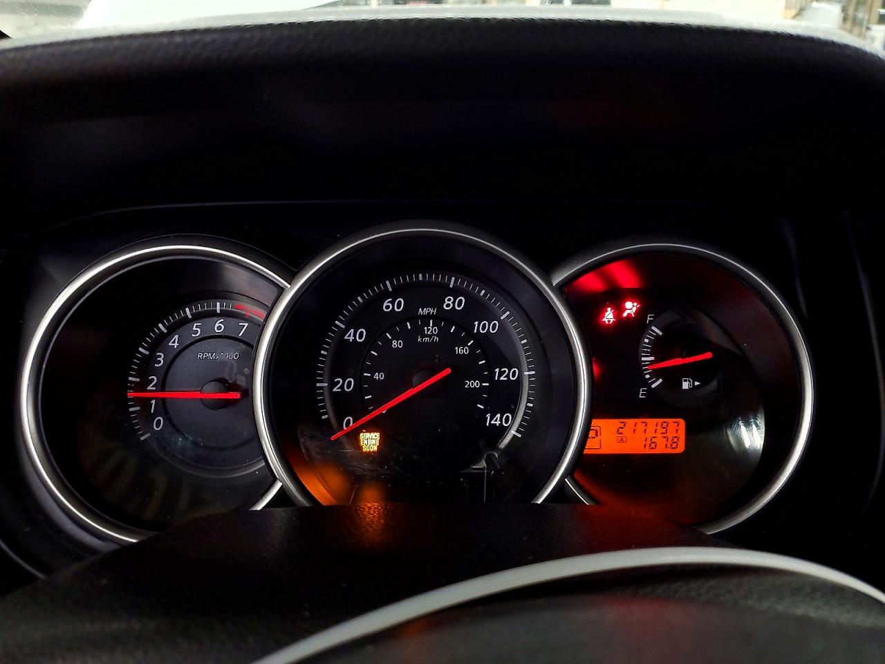 2010 Nissan Versa 1.8 S Серебряный vin: 3N1BC1AP2AL413434