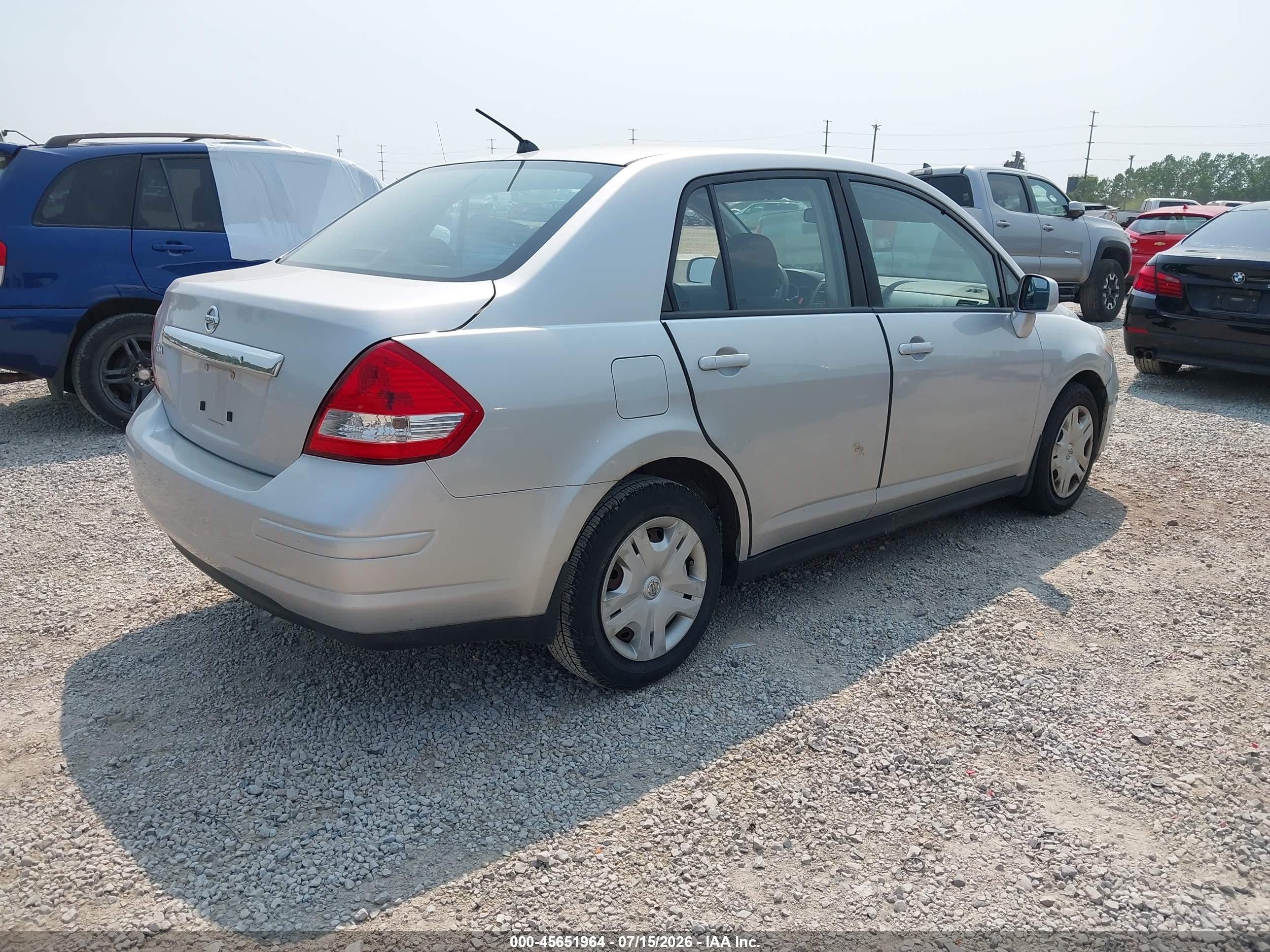 2010 Nissan Versa 1.8s Silver vin: 3N1BC1AP2AL445591