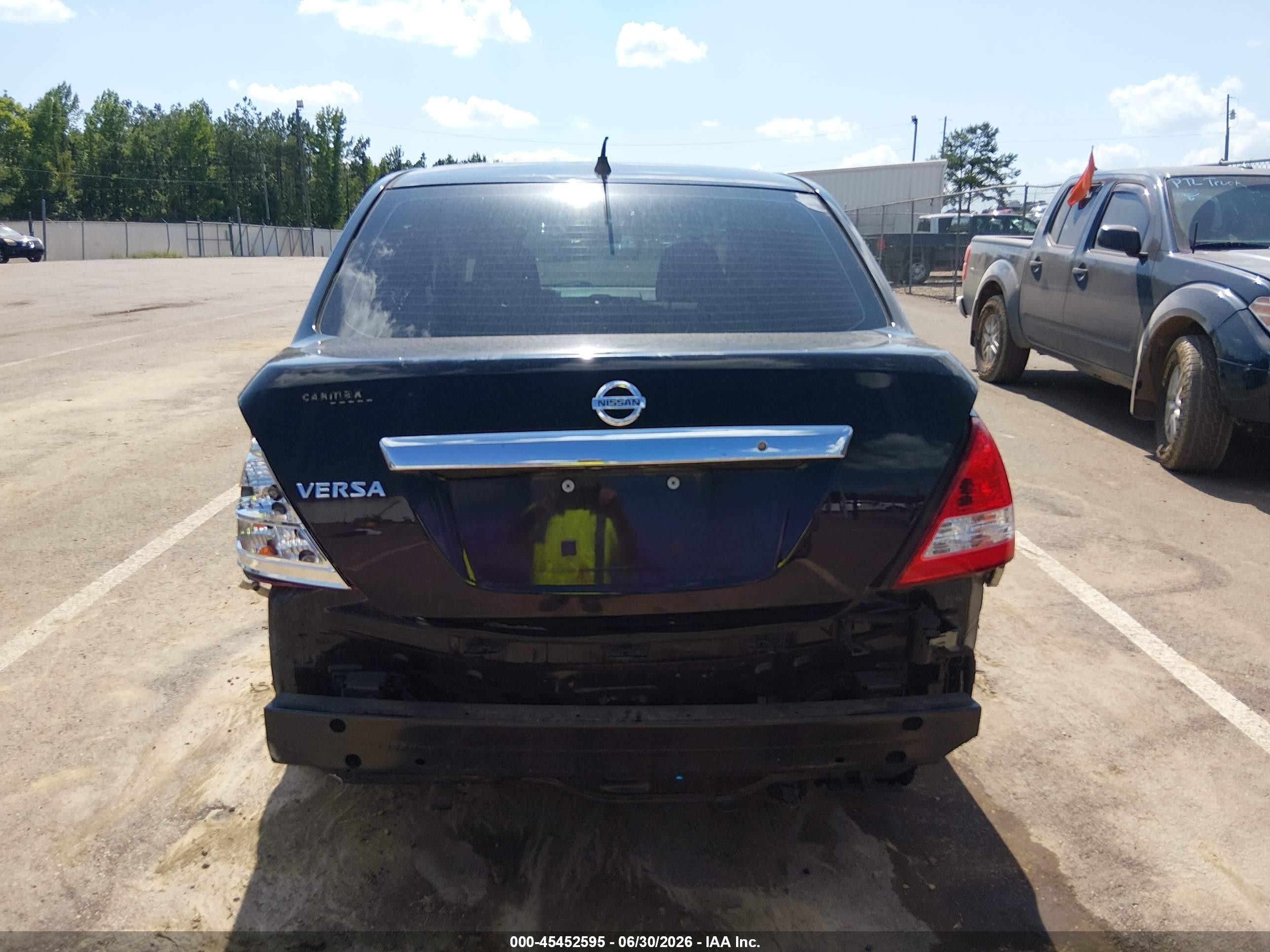 2011 Nissan Versa 1.8s Black vin: 3N1BC1AP2BL432177