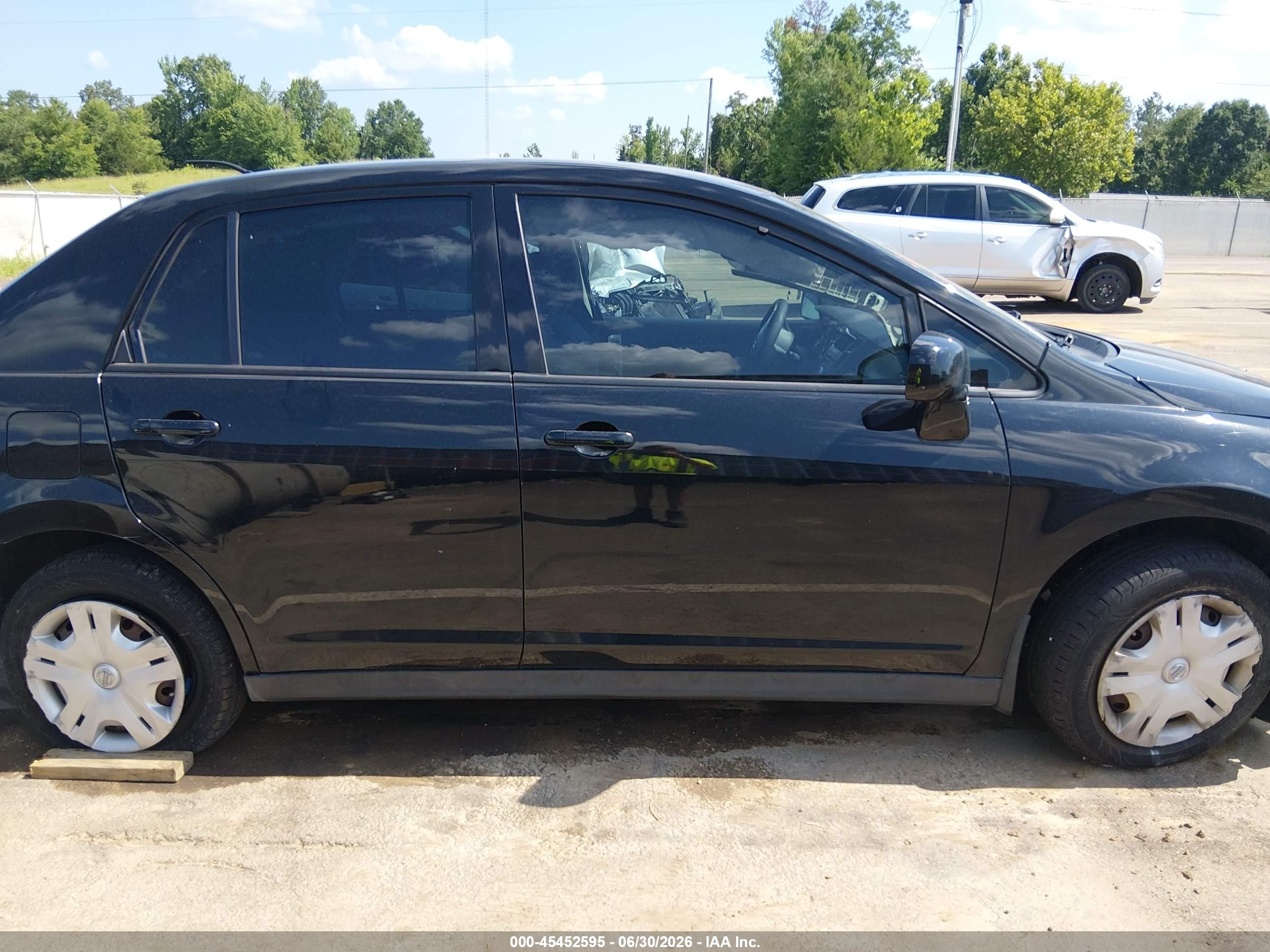 2011 Nissan Versa 1.8s Black vin: 3N1BC1AP2BL432177