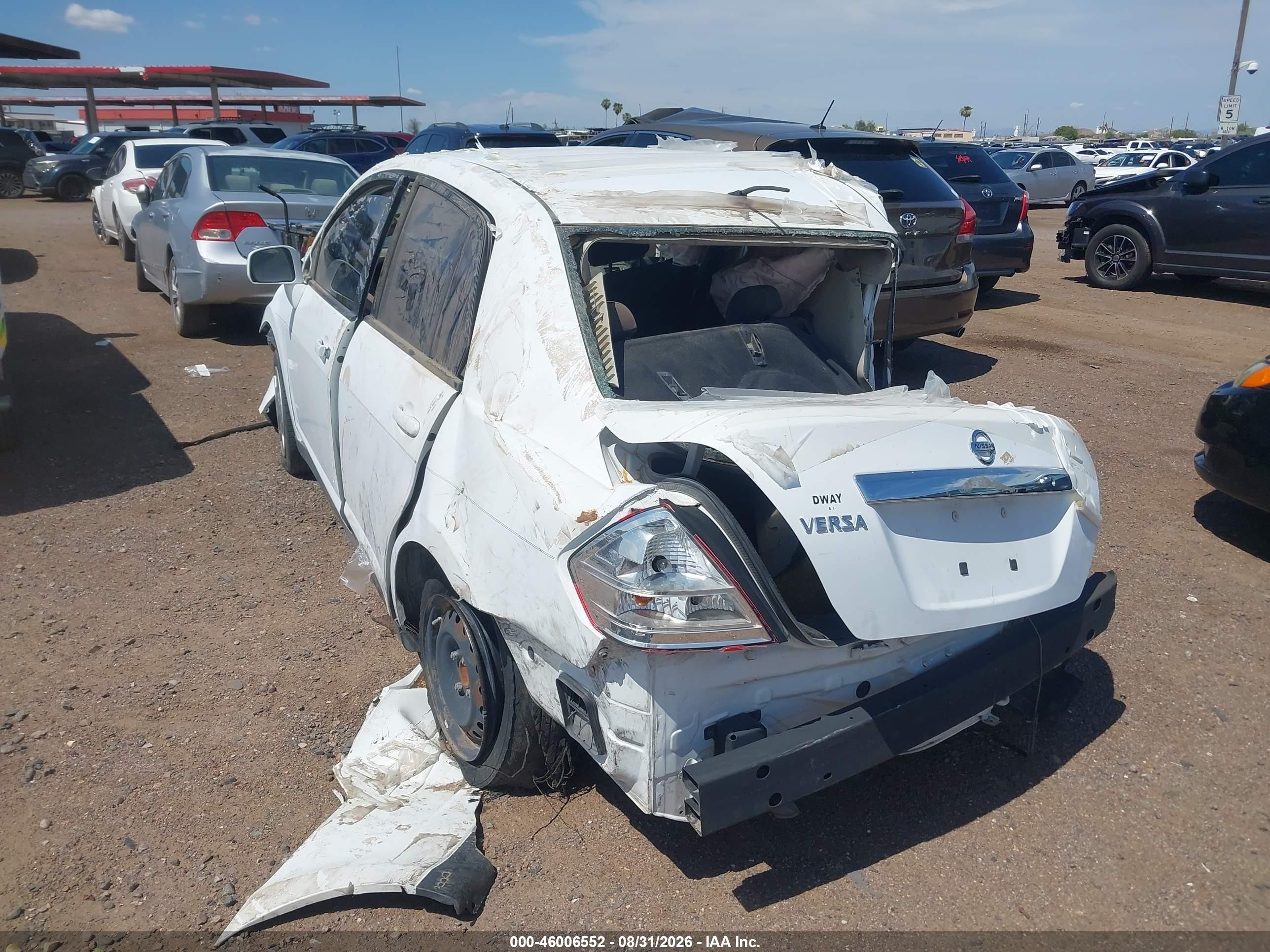 2011 Nissan Versa 1.8s Белый vin: 3N1BC1AP2BL444152