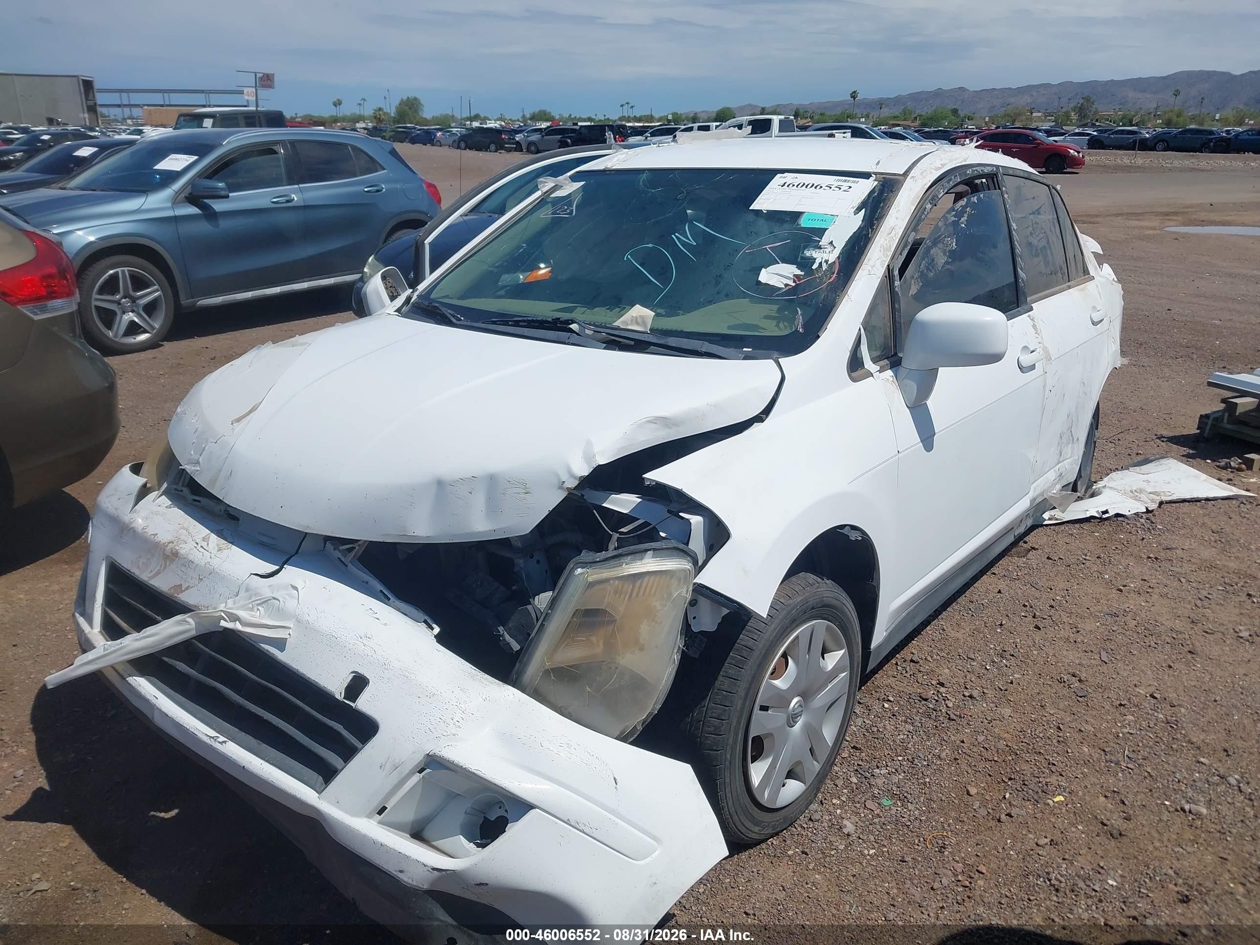 2011 Nissan Versa 1.8s Белый vin: 3N1BC1AP2BL444152