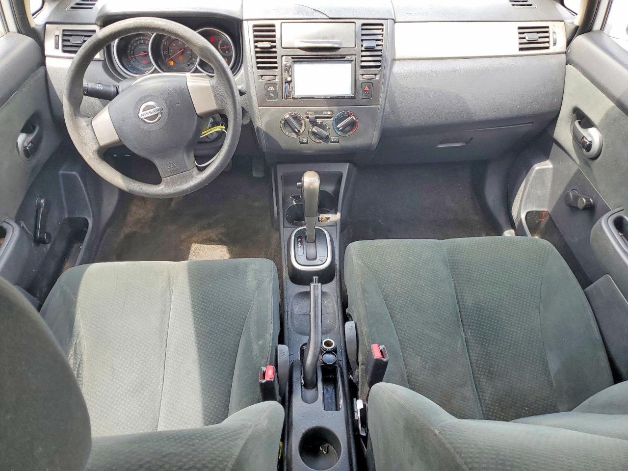 2011 Nissan Versa 1.8 S Белый vin: 3N1BC1AP2BL463705