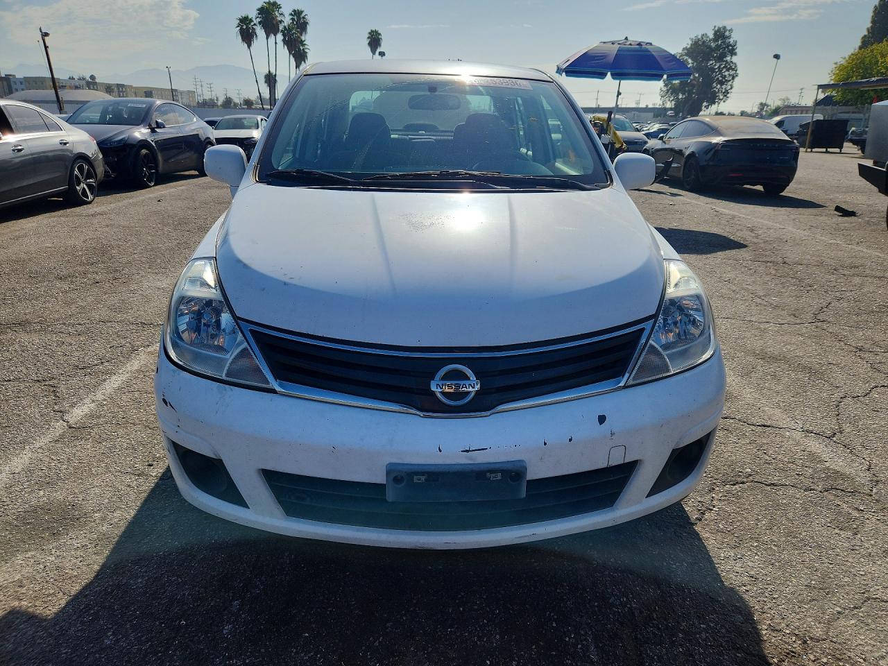 2010 Nissan Versa 1.8 S Белый vin: 3N1BC1AP3AL376345