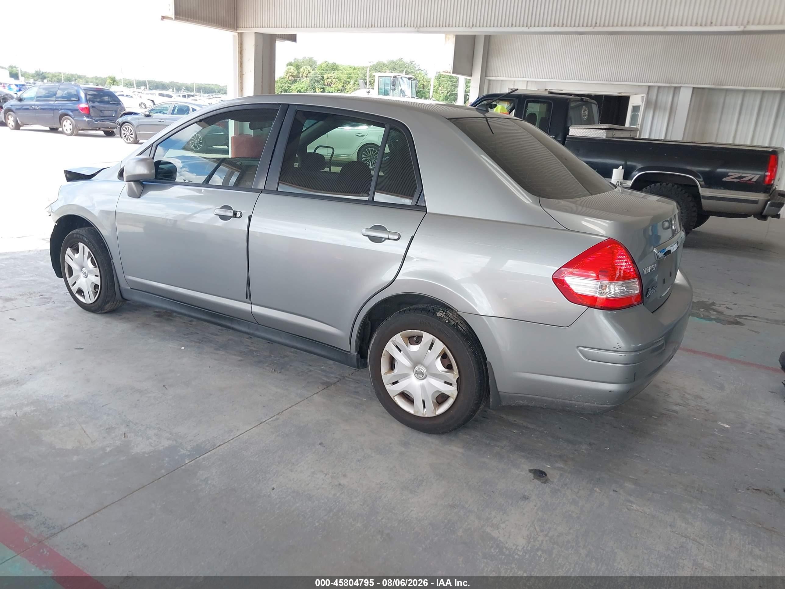 2010 Nissan Versa 1.8s Silver vin: 3N1BC1AP3AL377530