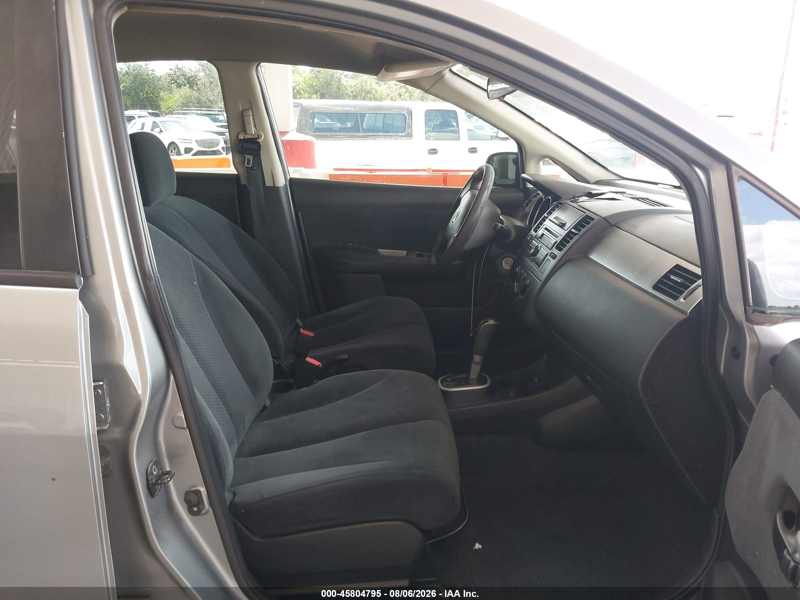 2010 Nissan Versa 1.8s Silver vin: 3N1BC1AP3AL377530