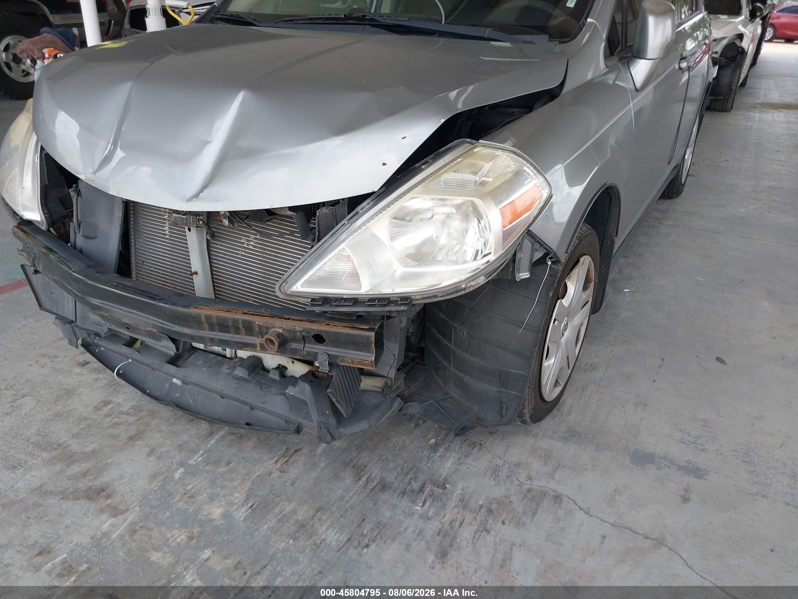 2010 Nissan Versa 1.8s Silver vin: 3N1BC1AP3AL377530