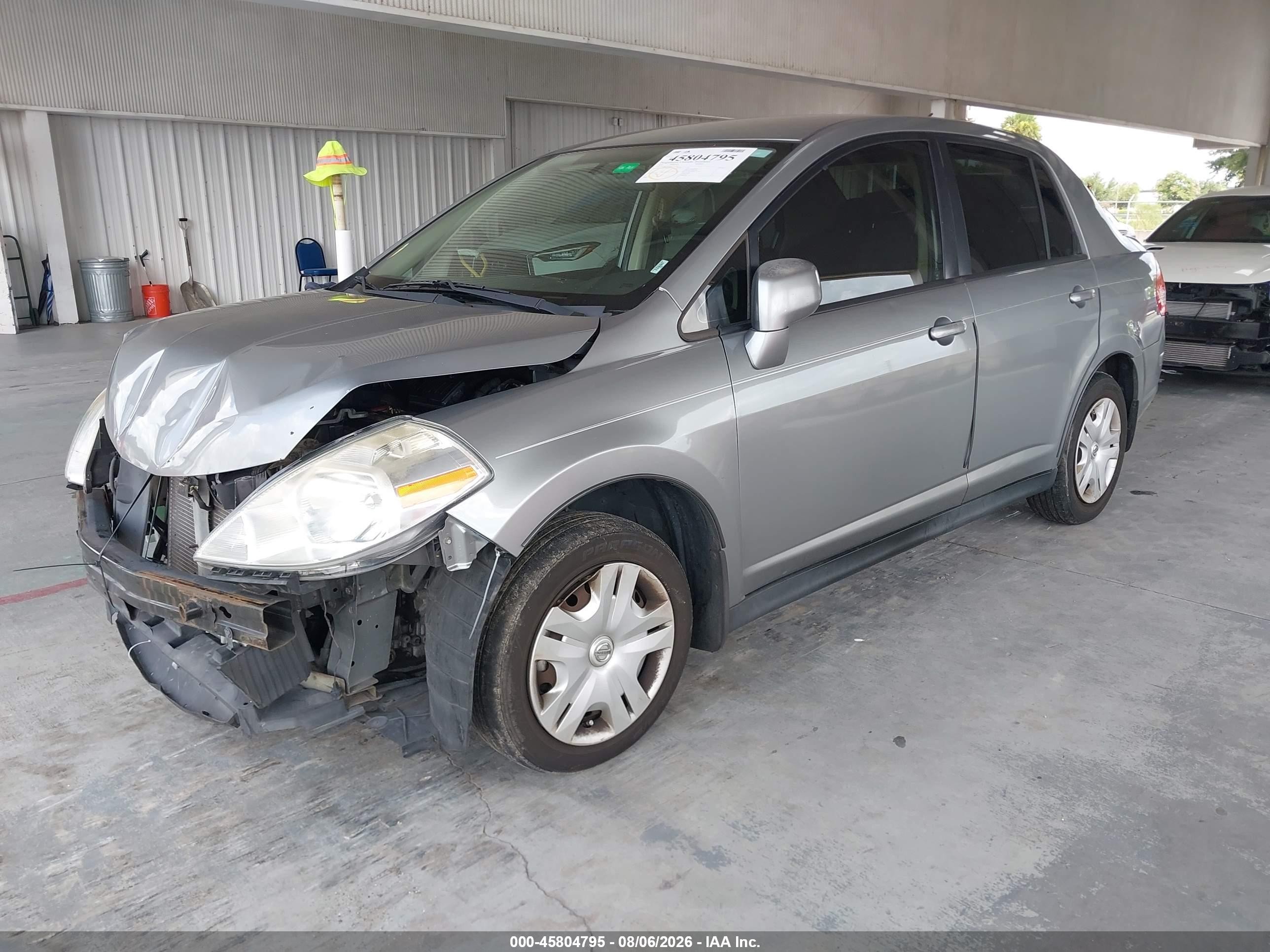 2010 Nissan Versa 1.8s Silver vin: 3N1BC1AP3AL377530