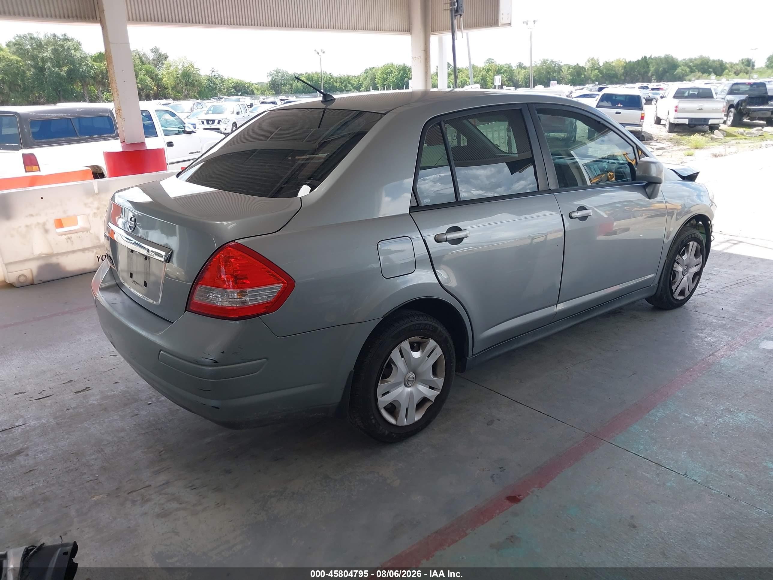 2010 Nissan Versa 1.8s Silver vin: 3N1BC1AP3AL377530