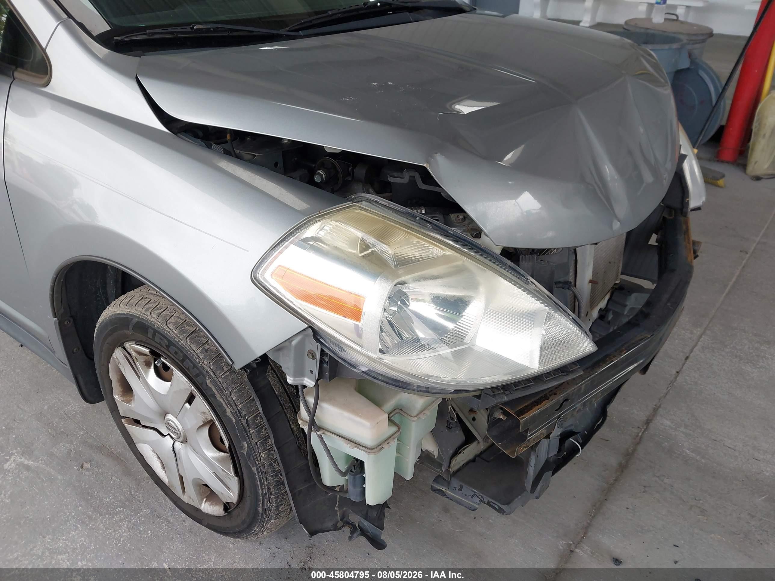 2010 Nissan Versa 1.8s Silver vin: 3N1BC1AP3AL377530