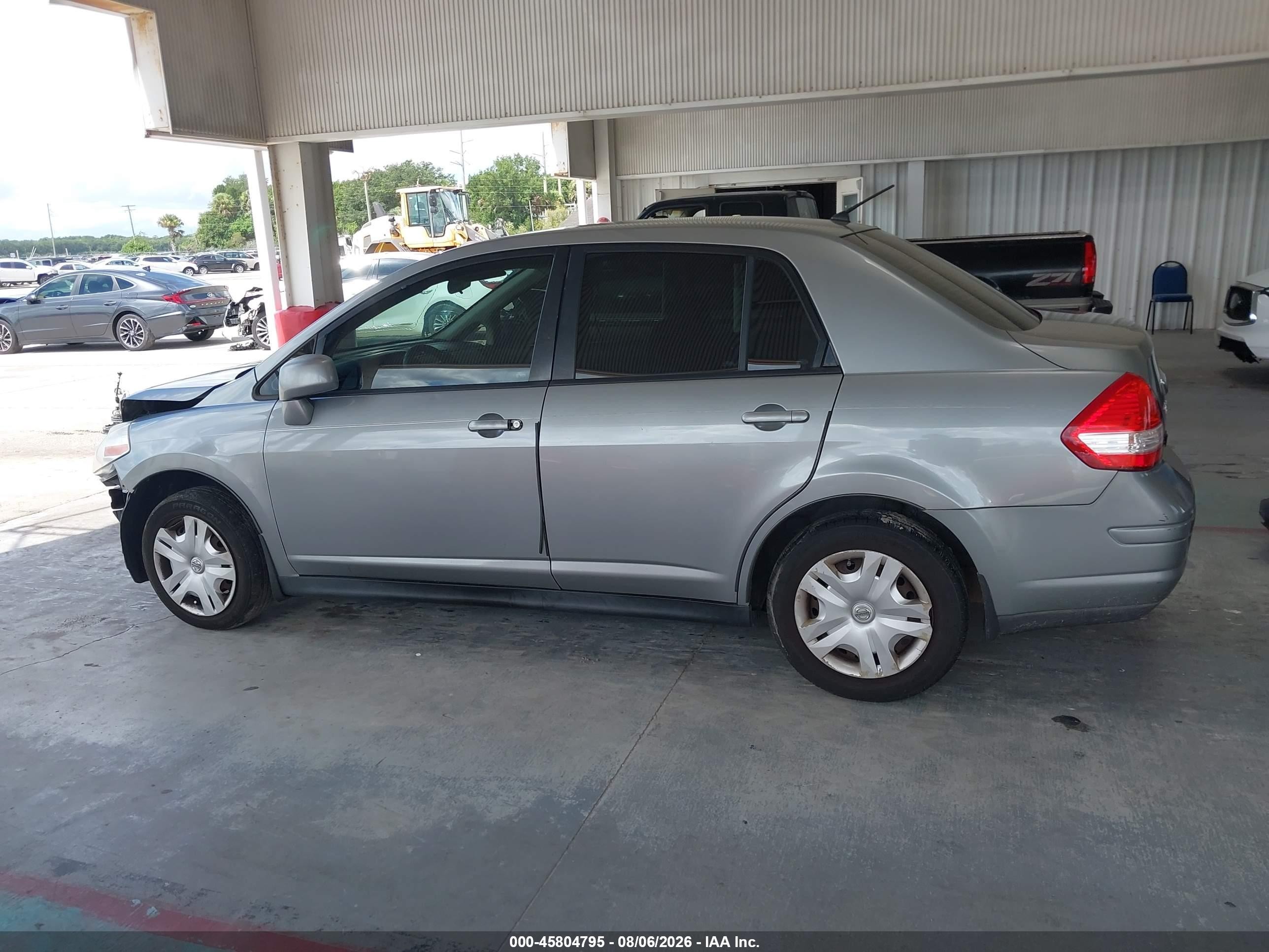 2010 Nissan Versa 1.8s Silver vin: 3N1BC1AP3AL377530
