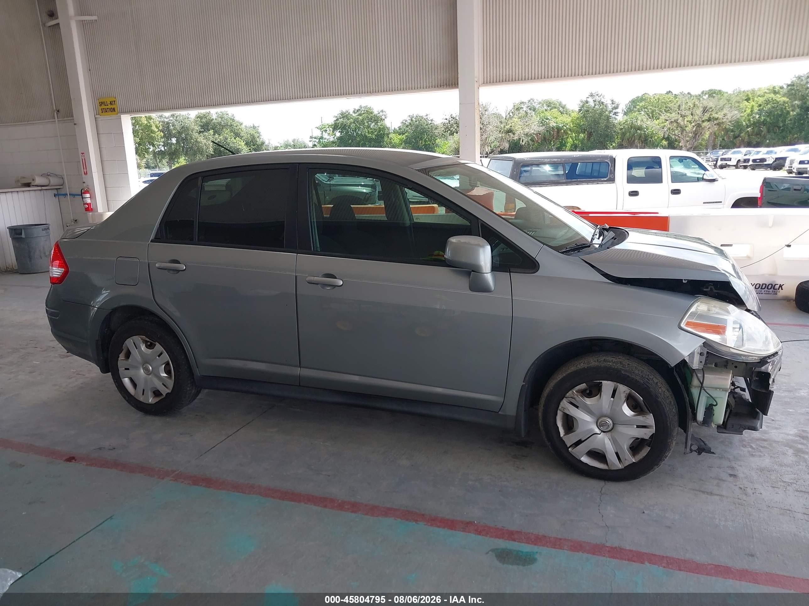 2010 Nissan Versa 1.8s Silver vin: 3N1BC1AP3AL377530