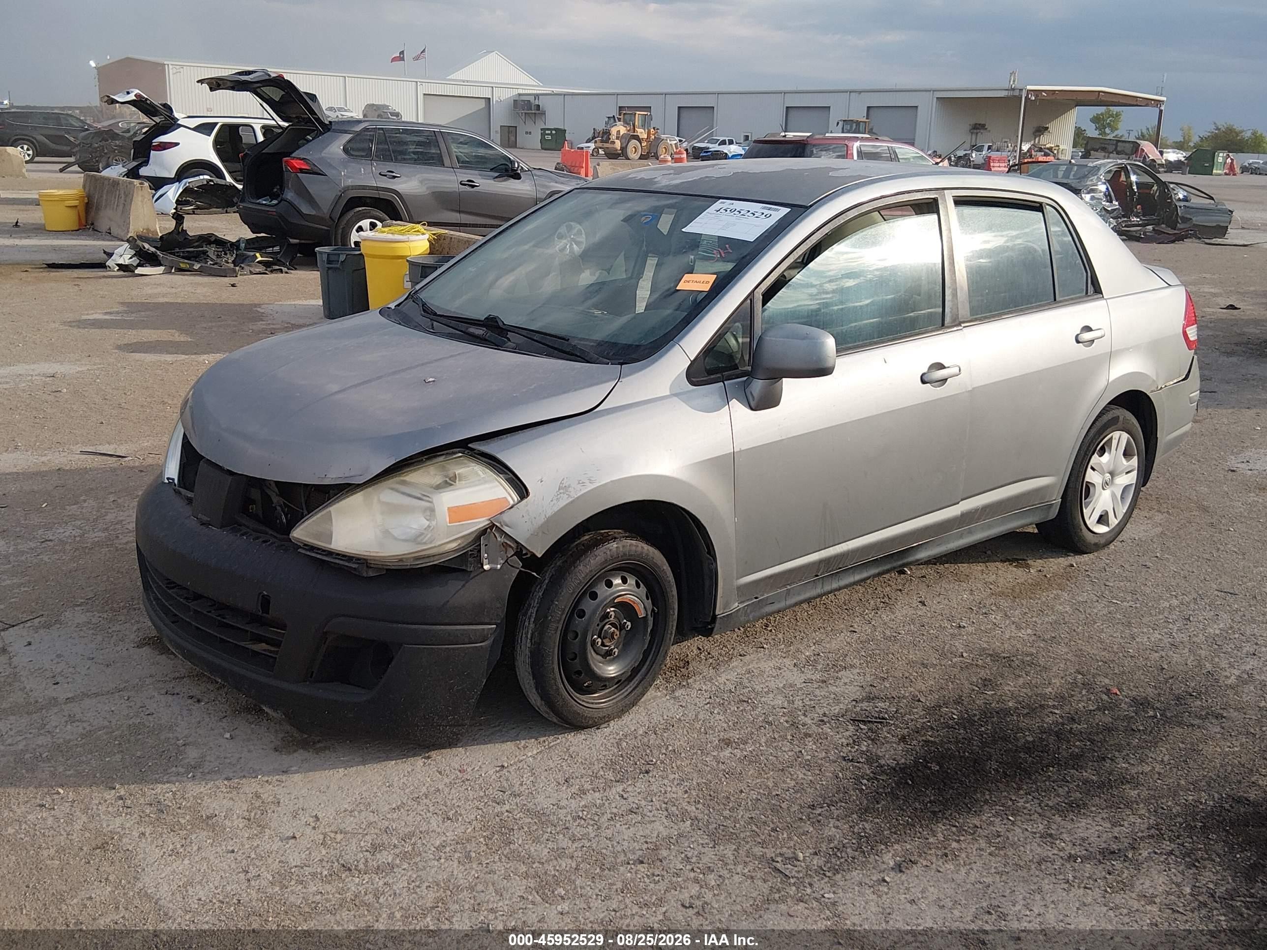 2010 Nissan Versa 1.8s Серый vin: 3N1BC1AP3AL382324