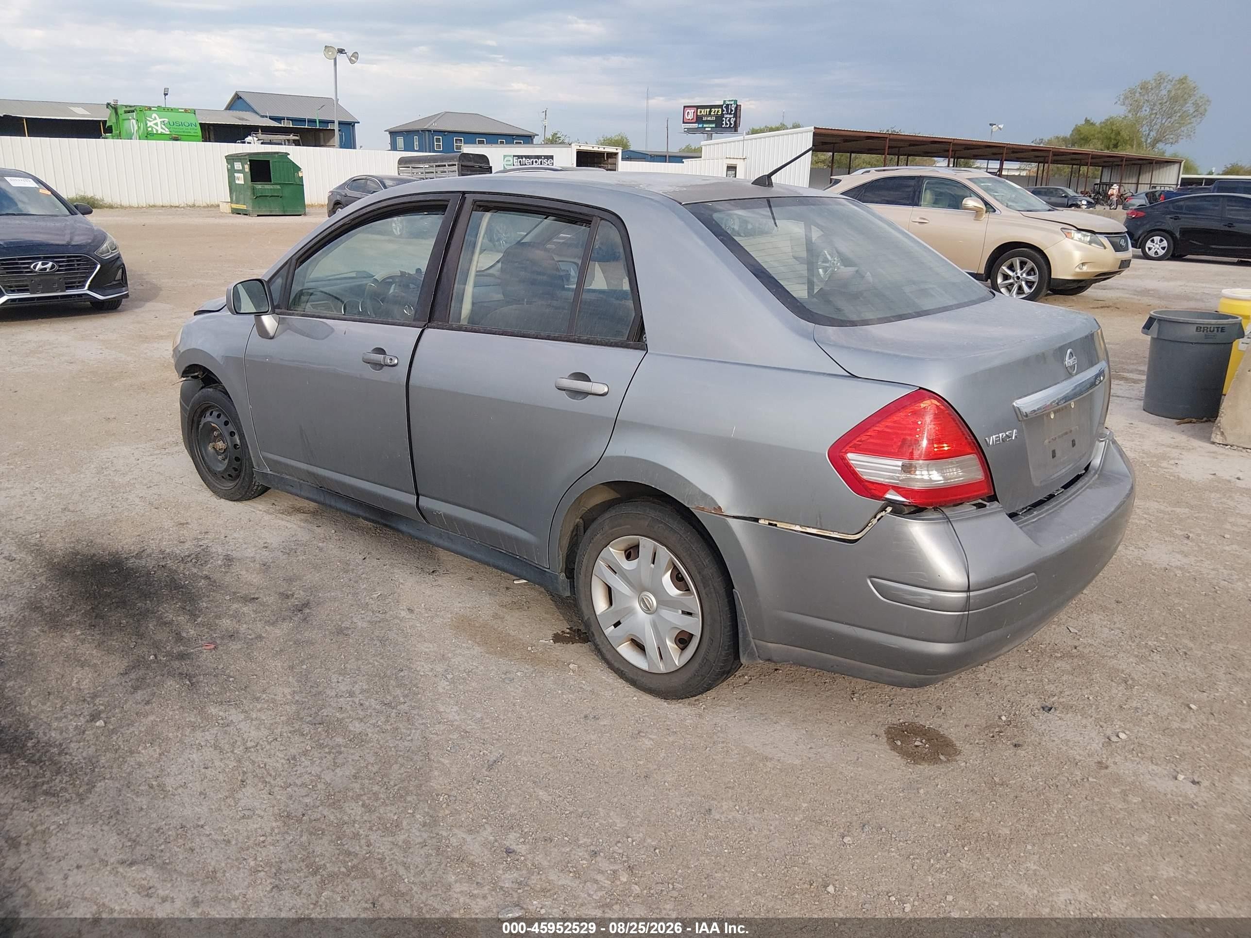 2010 Nissan Versa 1.8s Серый vin: 3N1BC1AP3AL382324