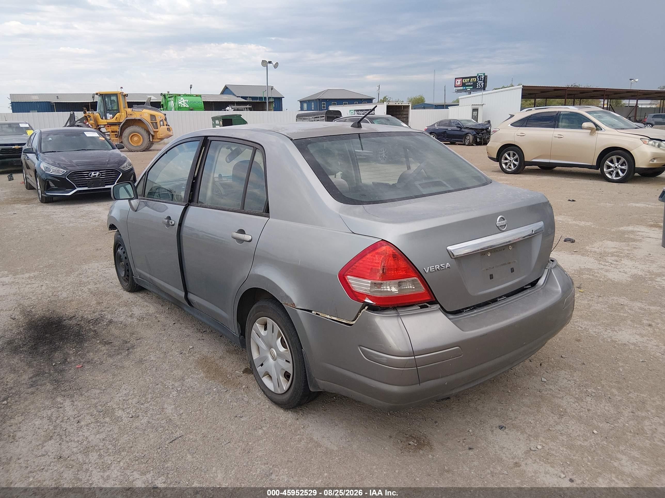 2010 Nissan Versa 1.8s Серый vin: 3N1BC1AP3AL382324