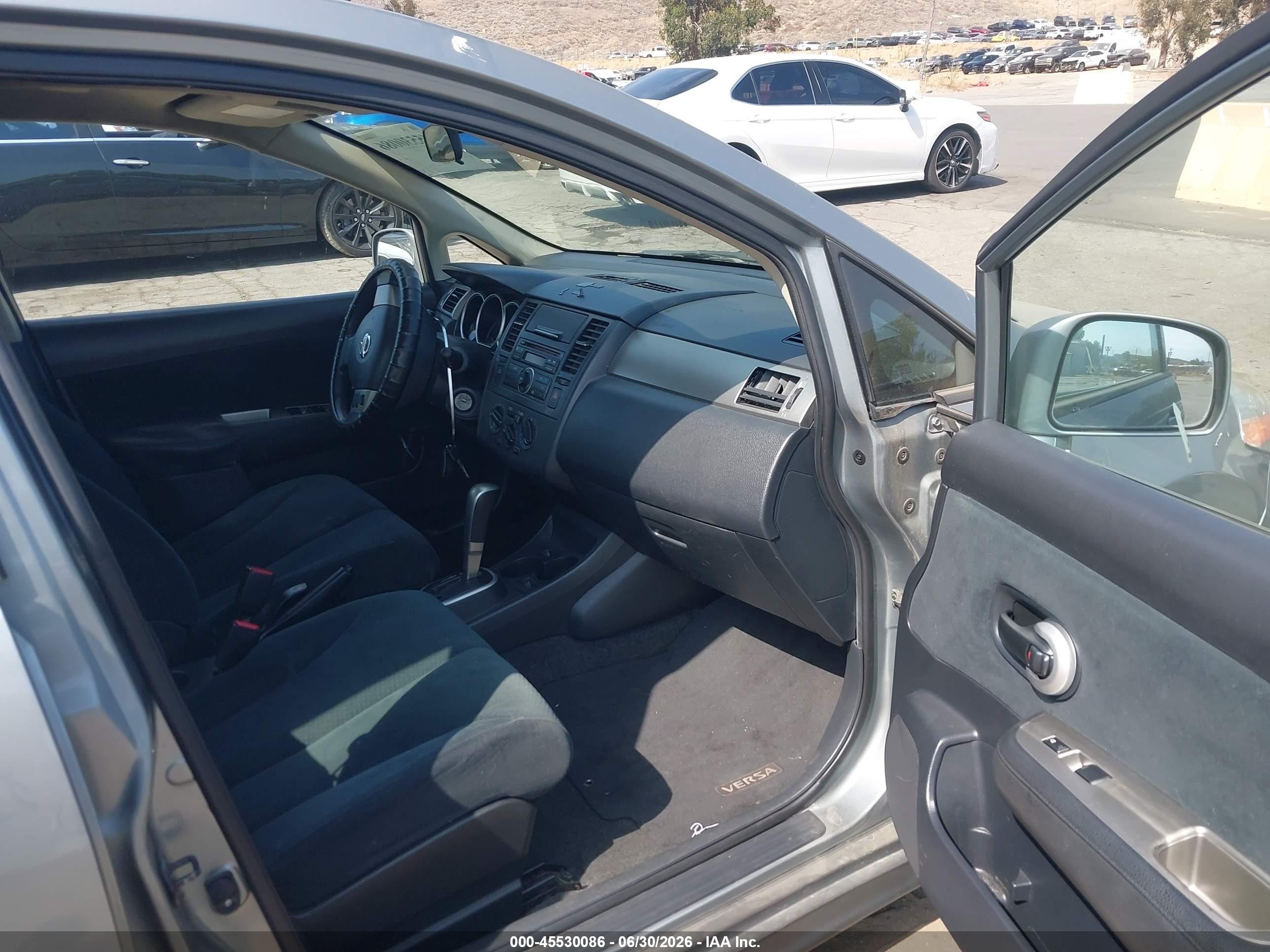 2010 Nissan Versa 1.8s Silver vin: 3N1BC1AP3AL418755