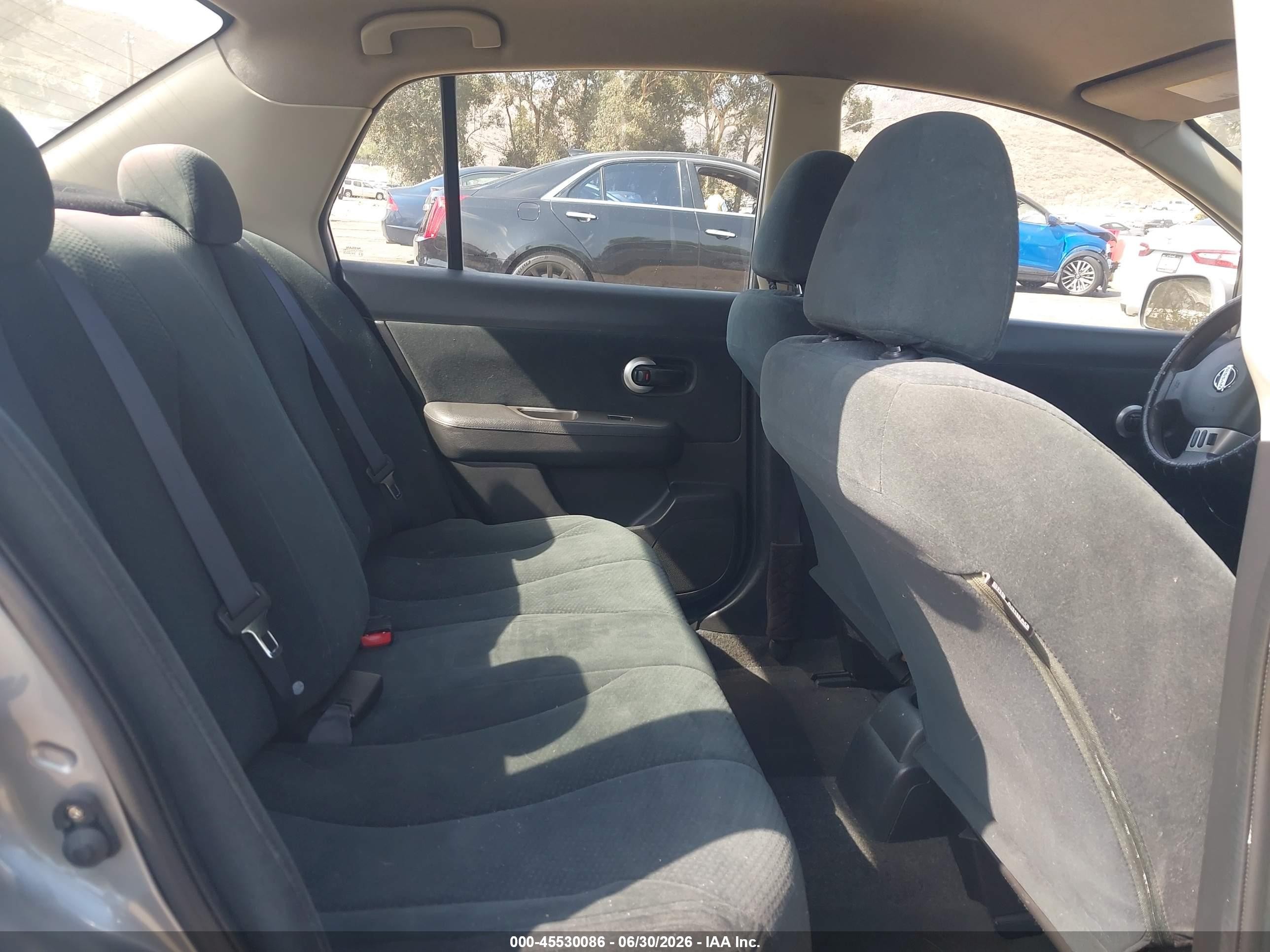 2010 Nissan Versa 1.8s Silver vin: 3N1BC1AP3AL418755