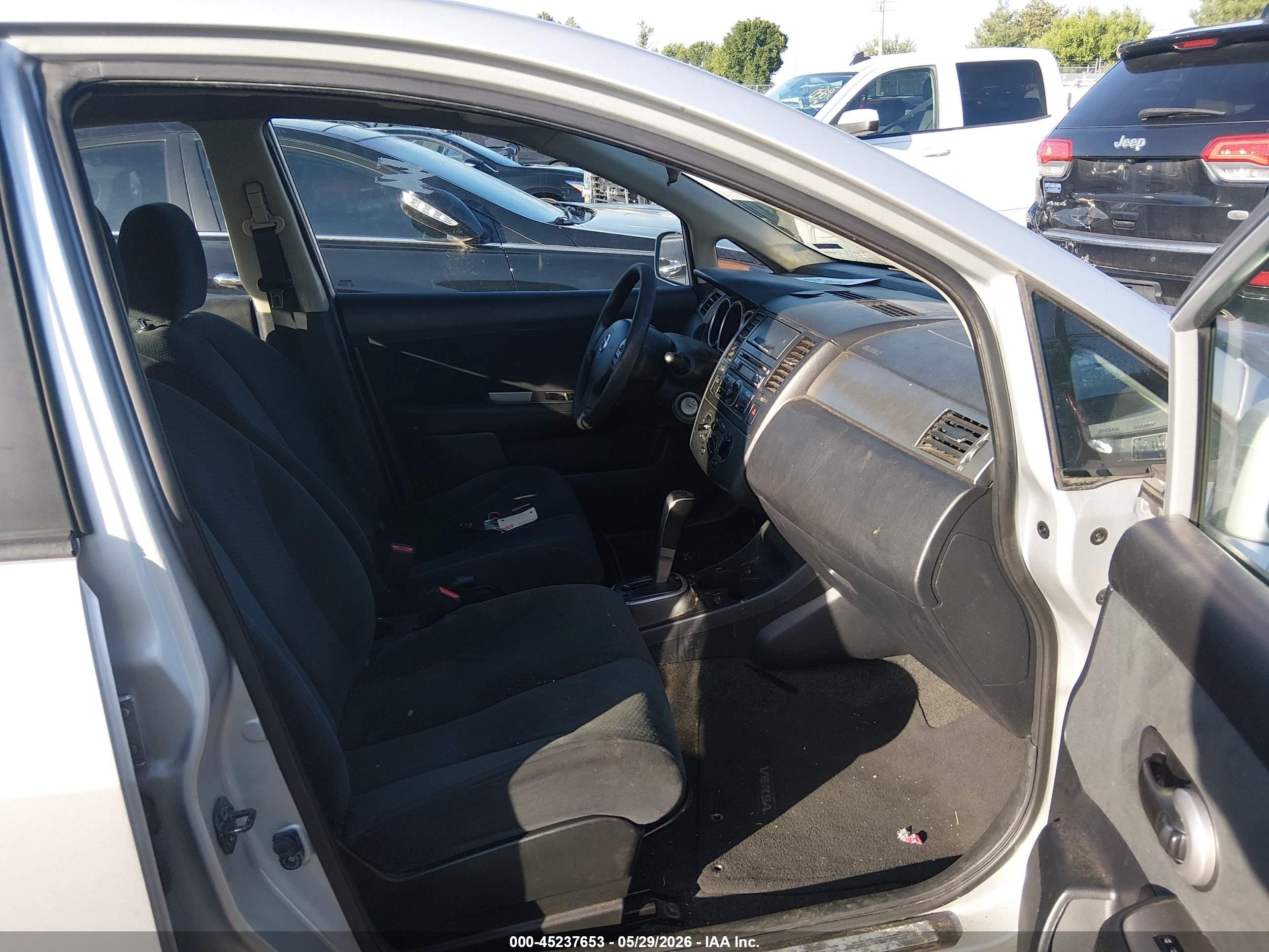 2010 Nissan Versa 1.8s Silver vin: 3N1BC1AP3AL424958