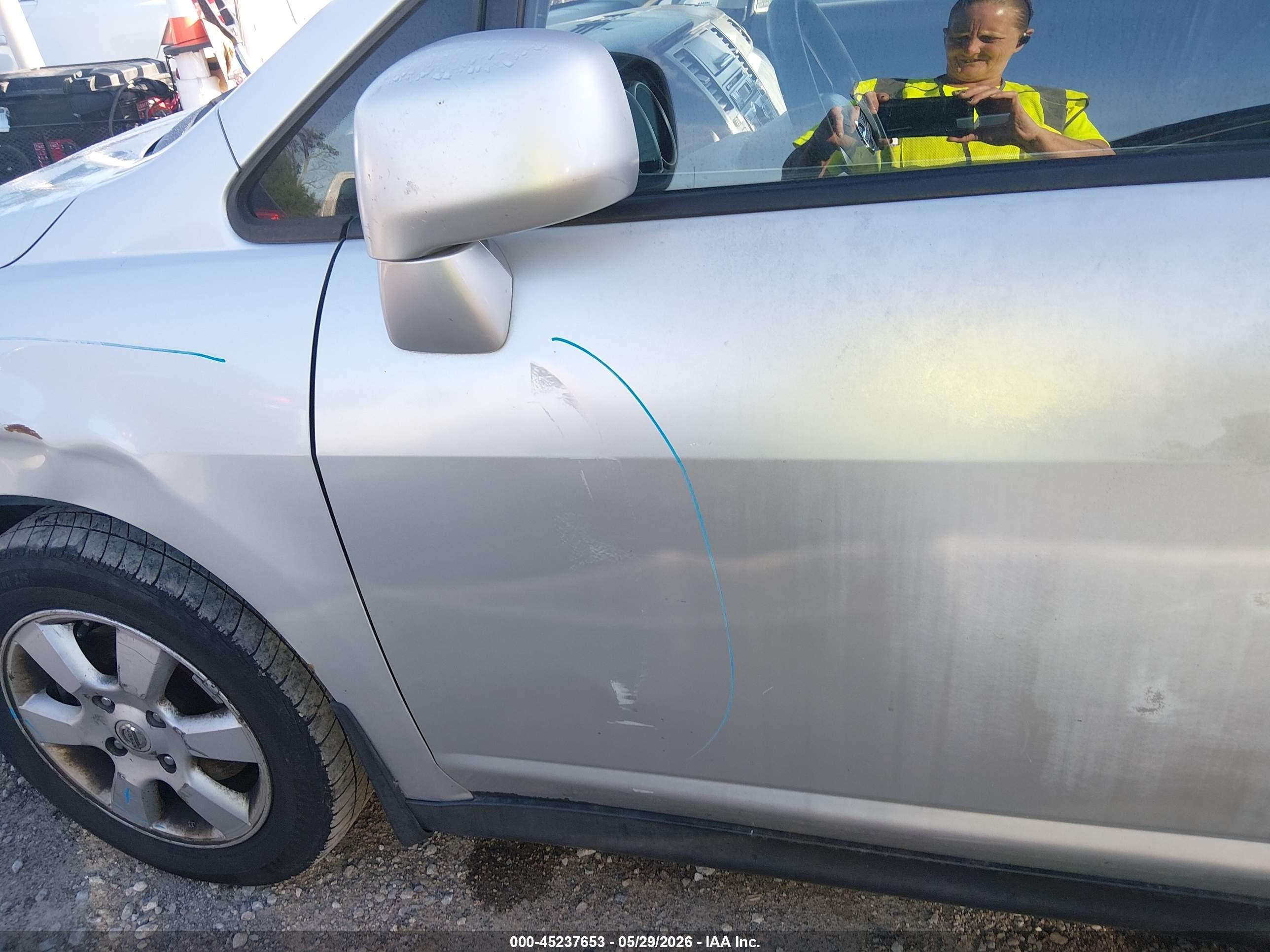 2010 Nissan Versa 1.8s Silver vin: 3N1BC1AP3AL424958