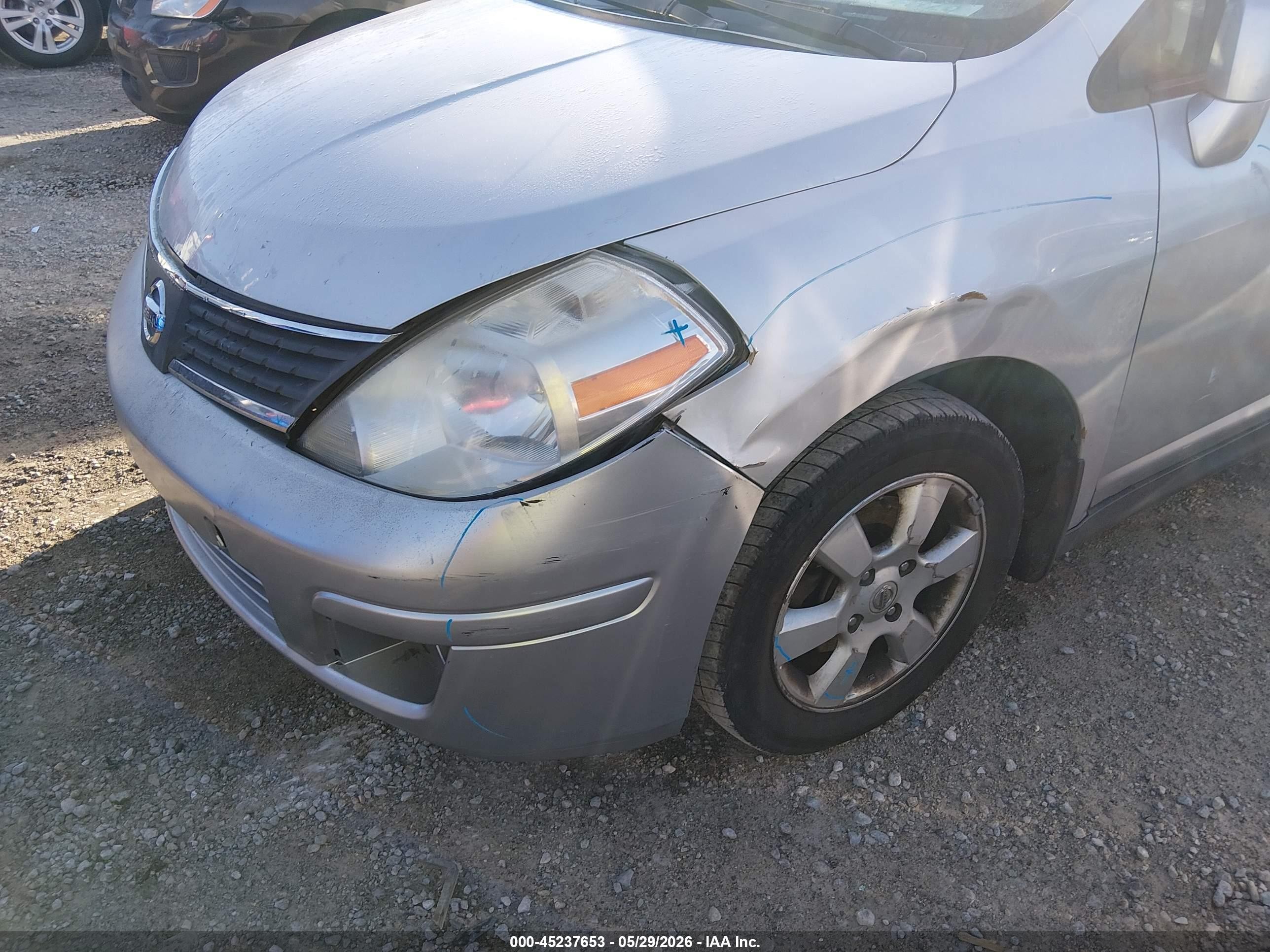 2010 Nissan Versa 1.8s Silver vin: 3N1BC1AP3AL424958