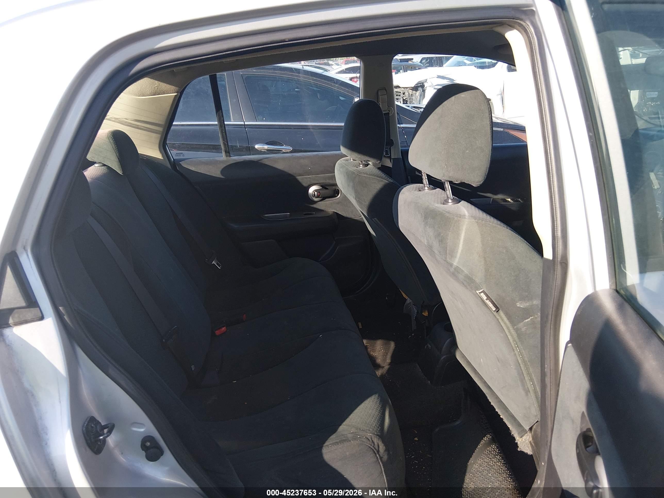 2010 Nissan Versa 1.8s Silver vin: 3N1BC1AP3AL424958
