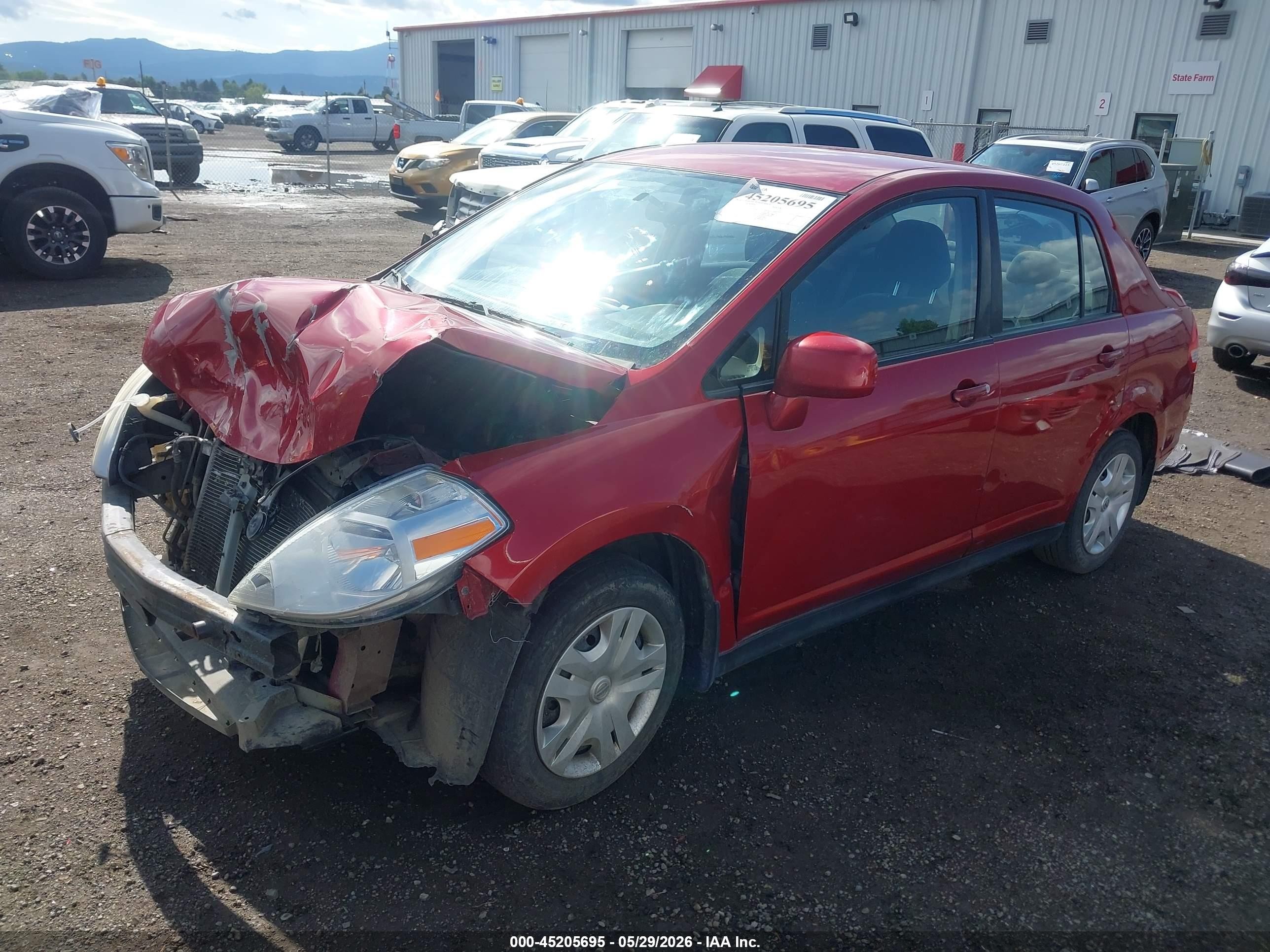 2010 Nissan Versa 1.8s Red vin: 3N1BC1AP3AL434020