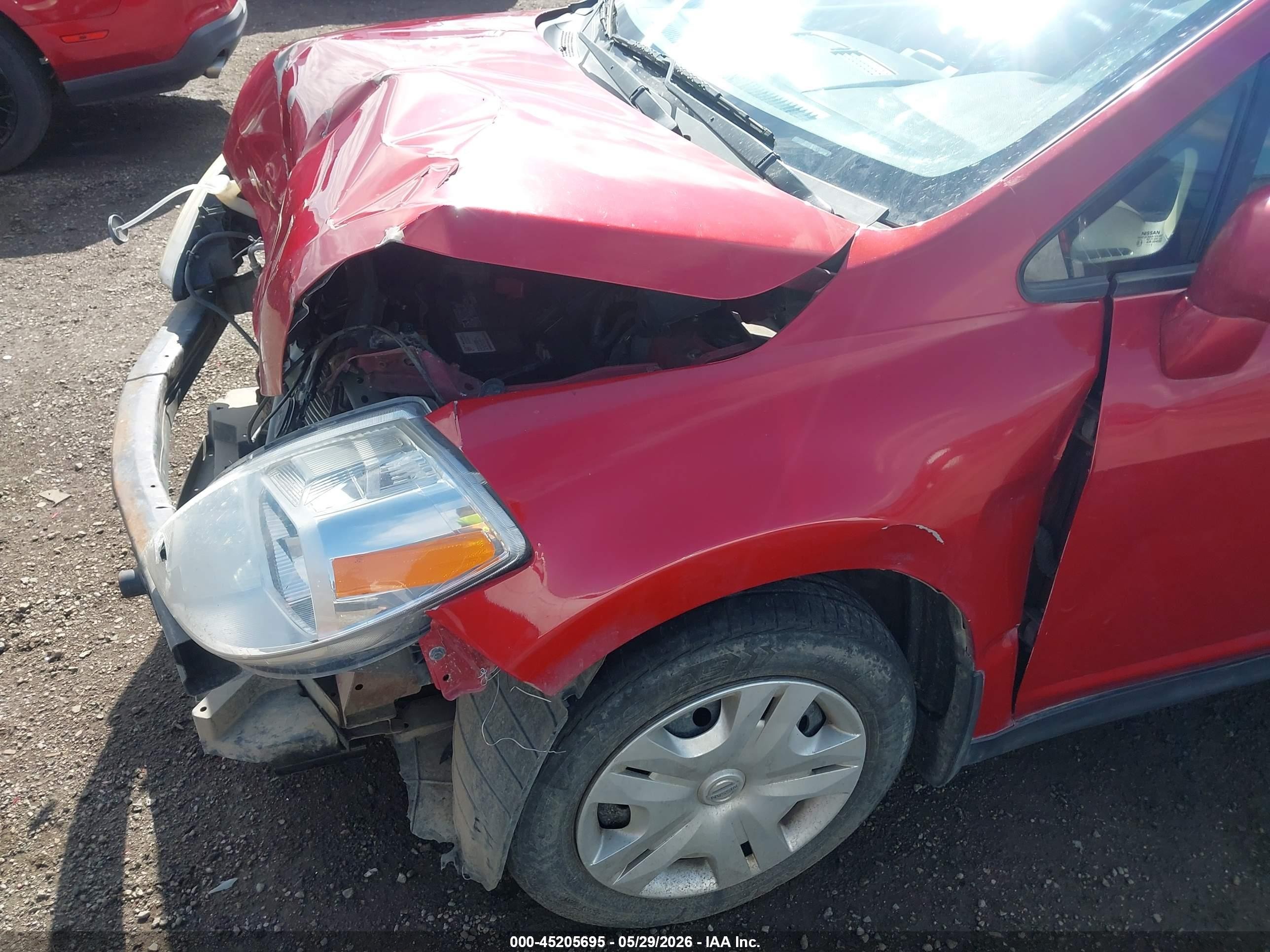 2010 Nissan Versa 1.8s Red vin: 3N1BC1AP3AL434020