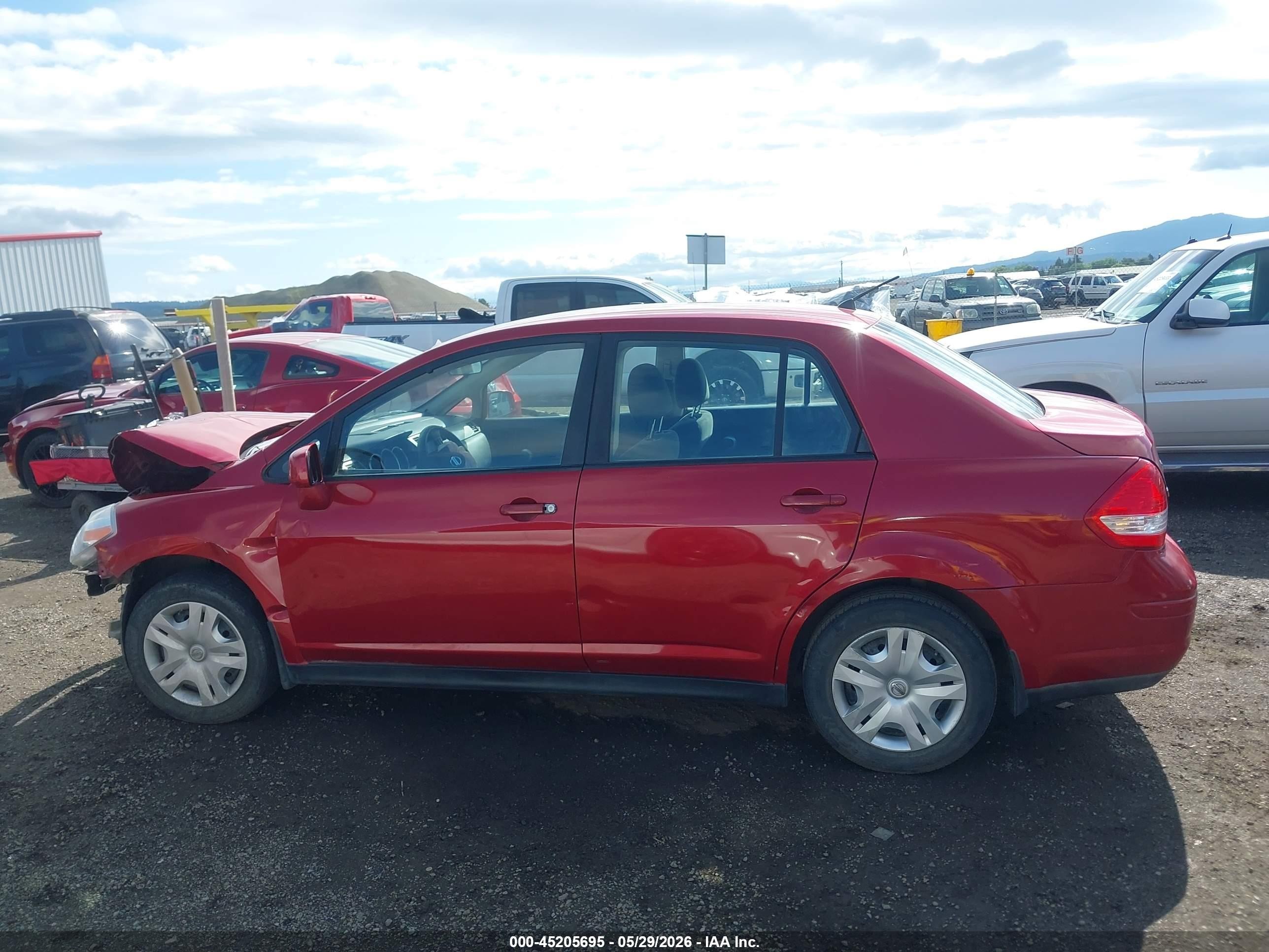 2010 Nissan Versa 1.8s Red vin: 3N1BC1AP3AL434020