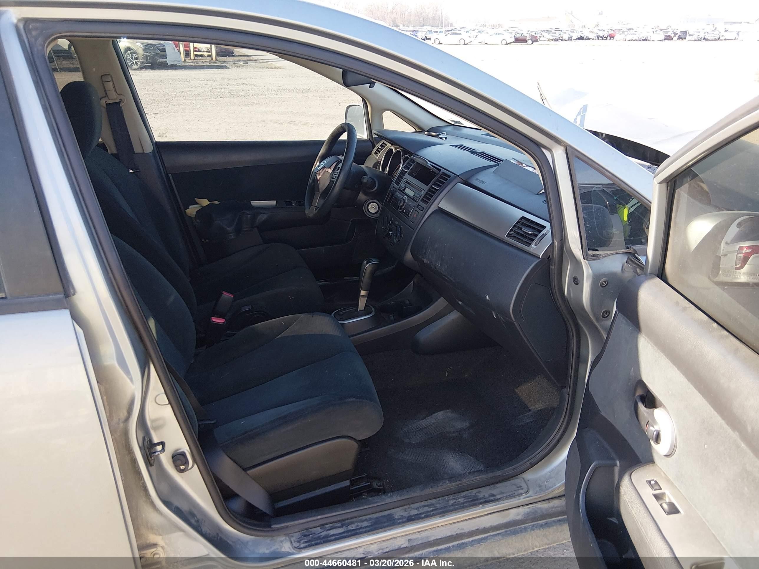 2010 Nissan Versa 1.8s Gray vin: 3N1BC1AP3AL448791
