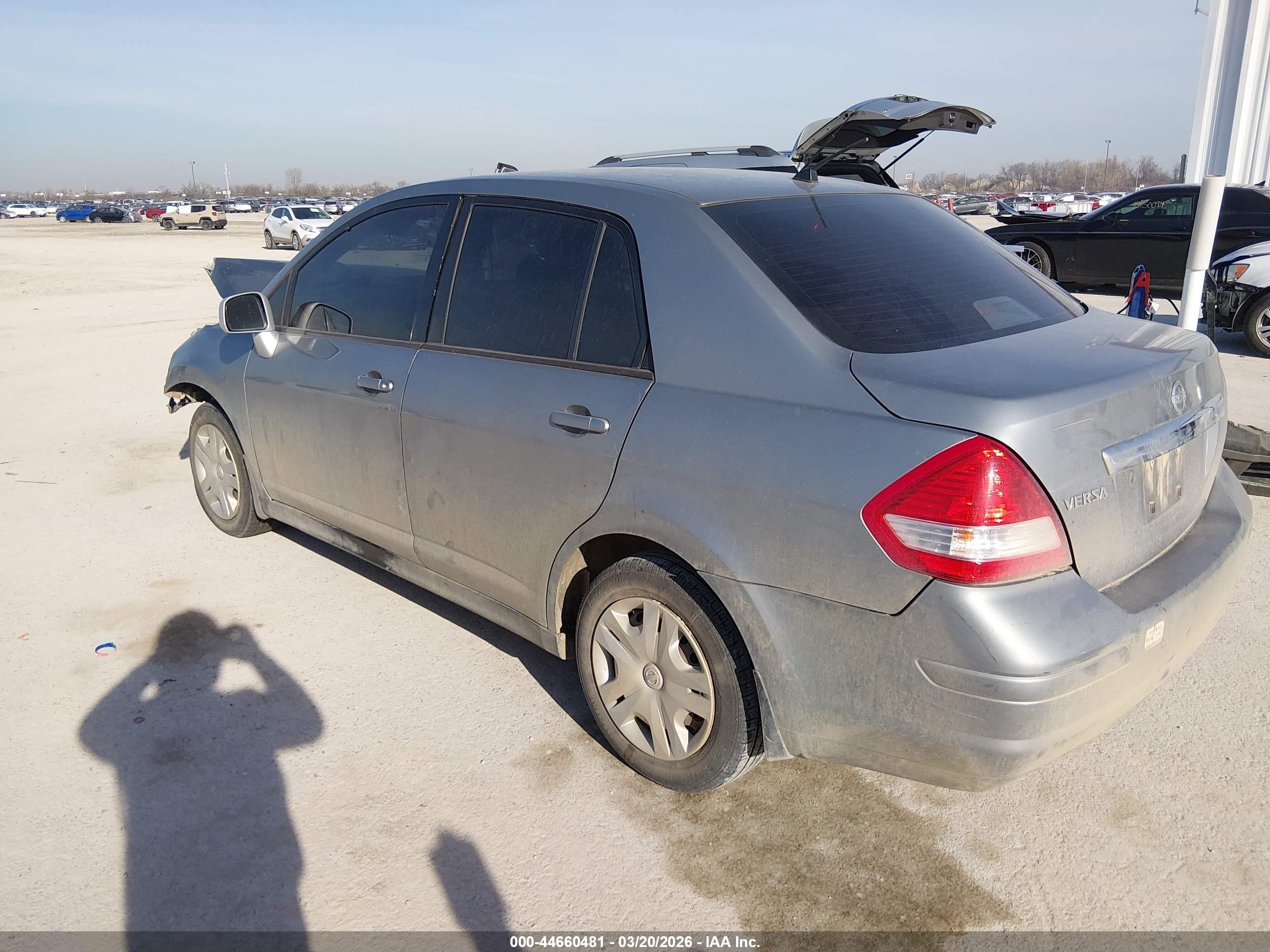 2010 Nissan Versa 1.8s Gray vin: 3N1BC1AP3AL448791