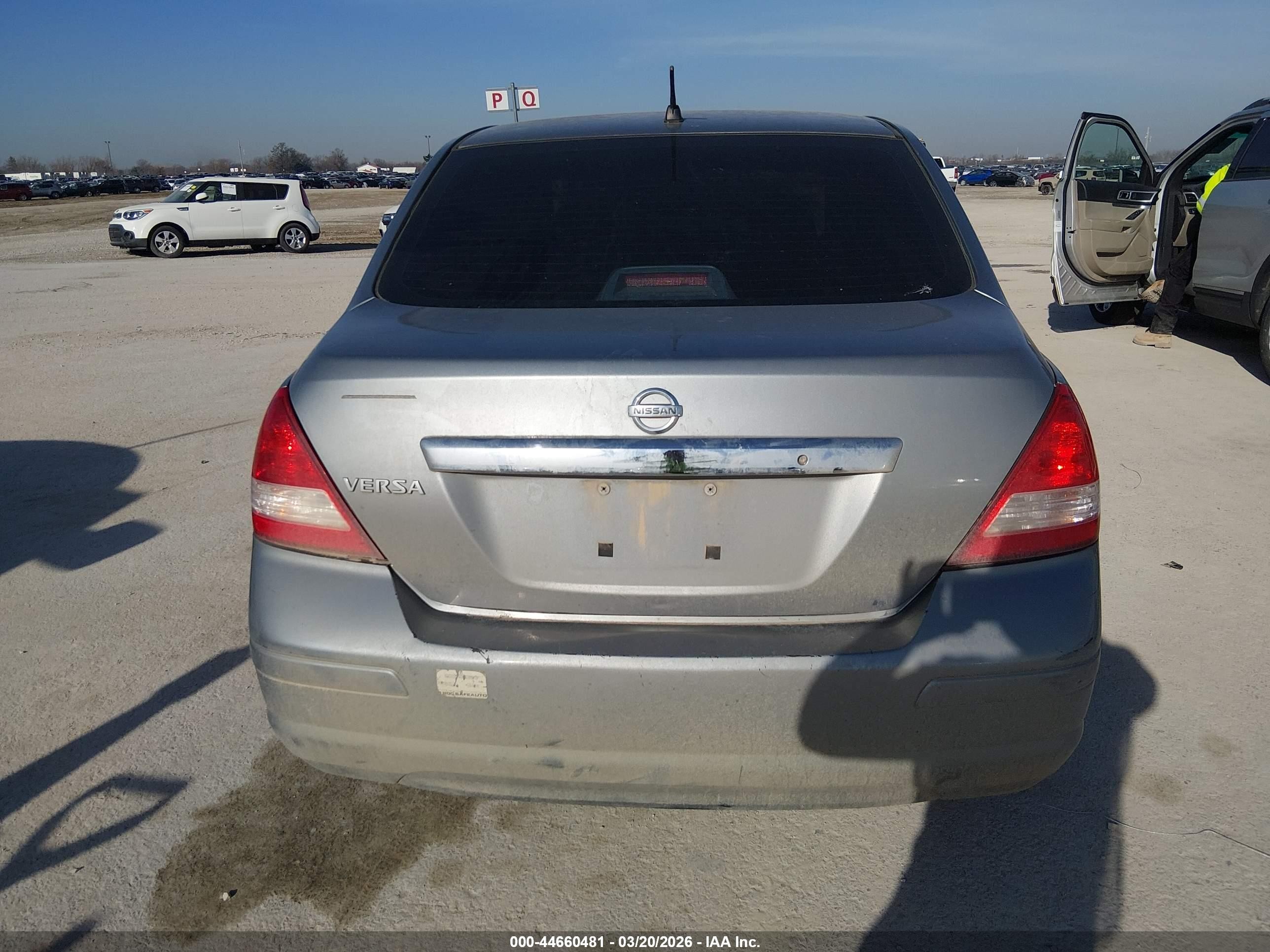 2010 Nissan Versa 1.8s Gray vin: 3N1BC1AP3AL448791