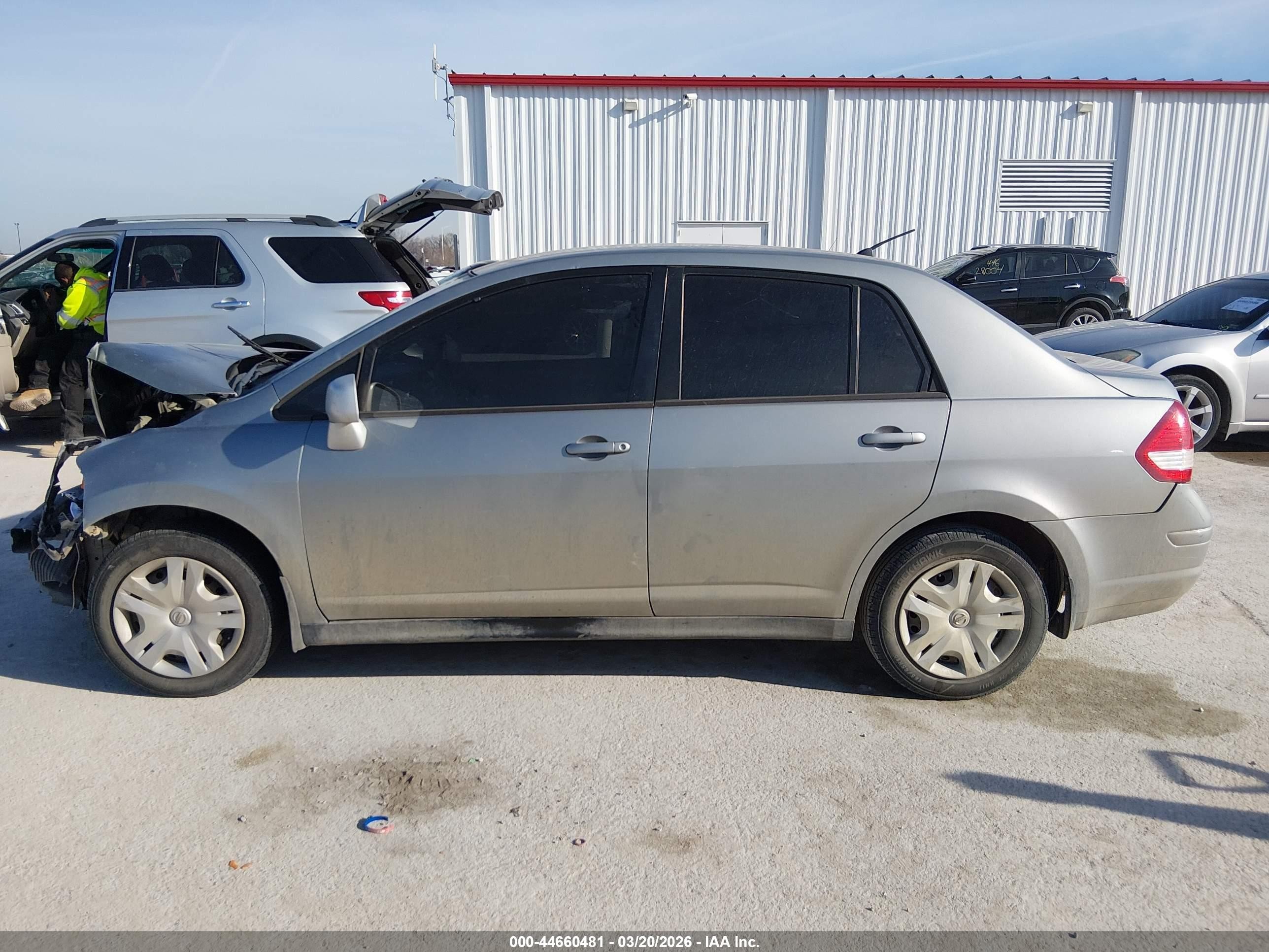 2010 Nissan Versa 1.8s Gray vin: 3N1BC1AP3AL448791