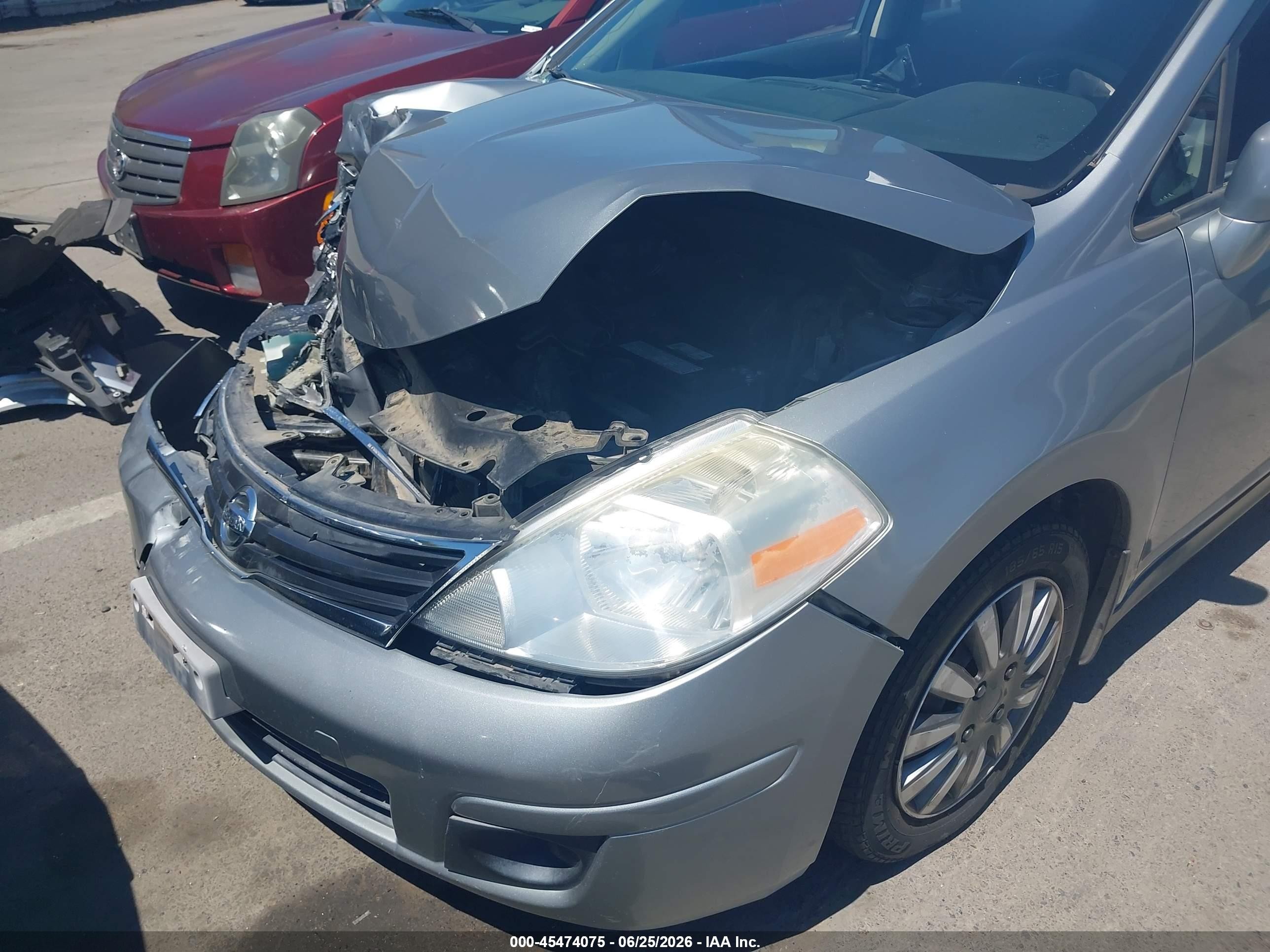 2010 Nissan Versa 1.8s Silver vin: 3N1BC1AP3AL461900
