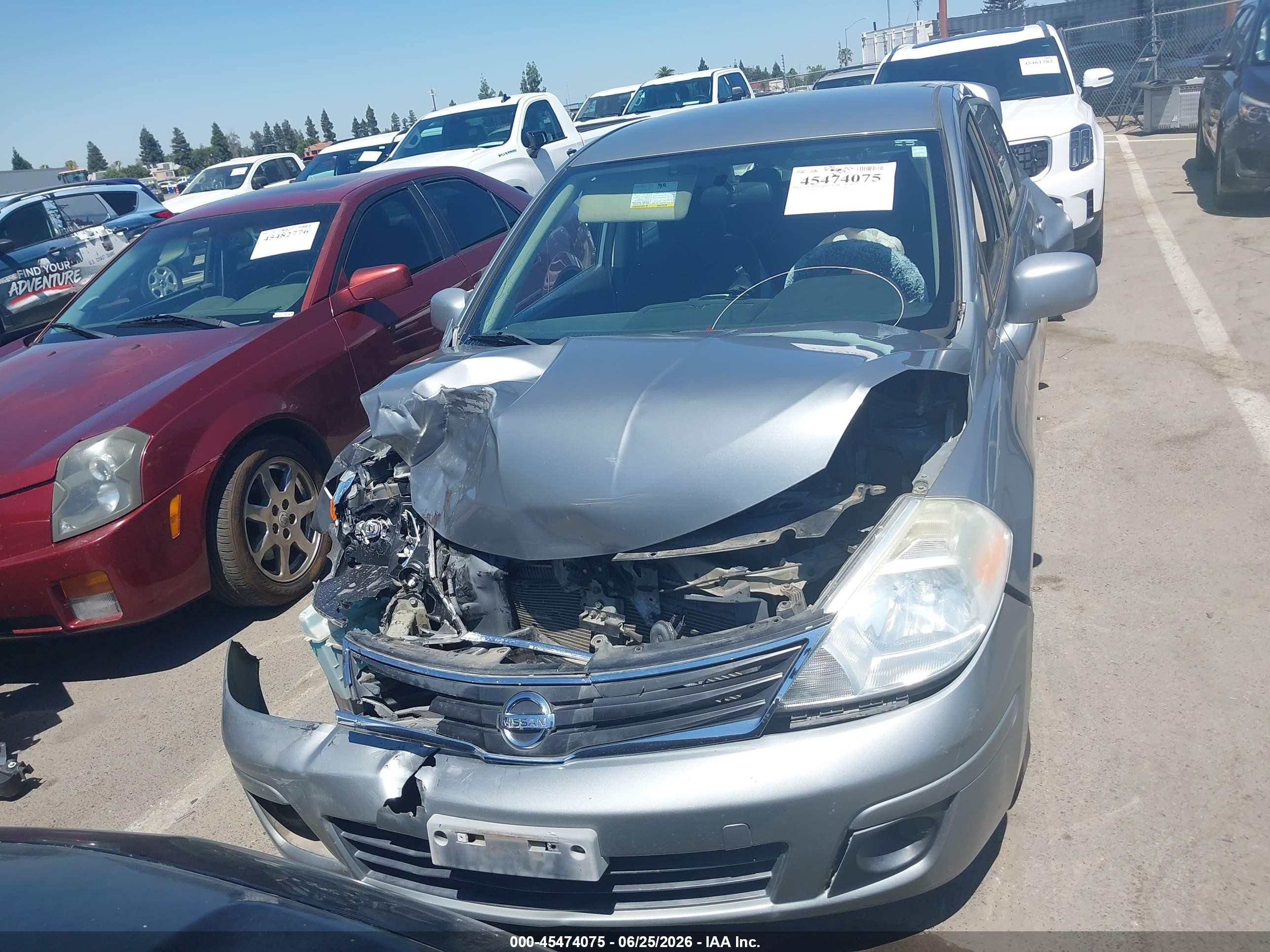 2010 Nissan Versa 1.8s Silver vin: 3N1BC1AP3AL461900
