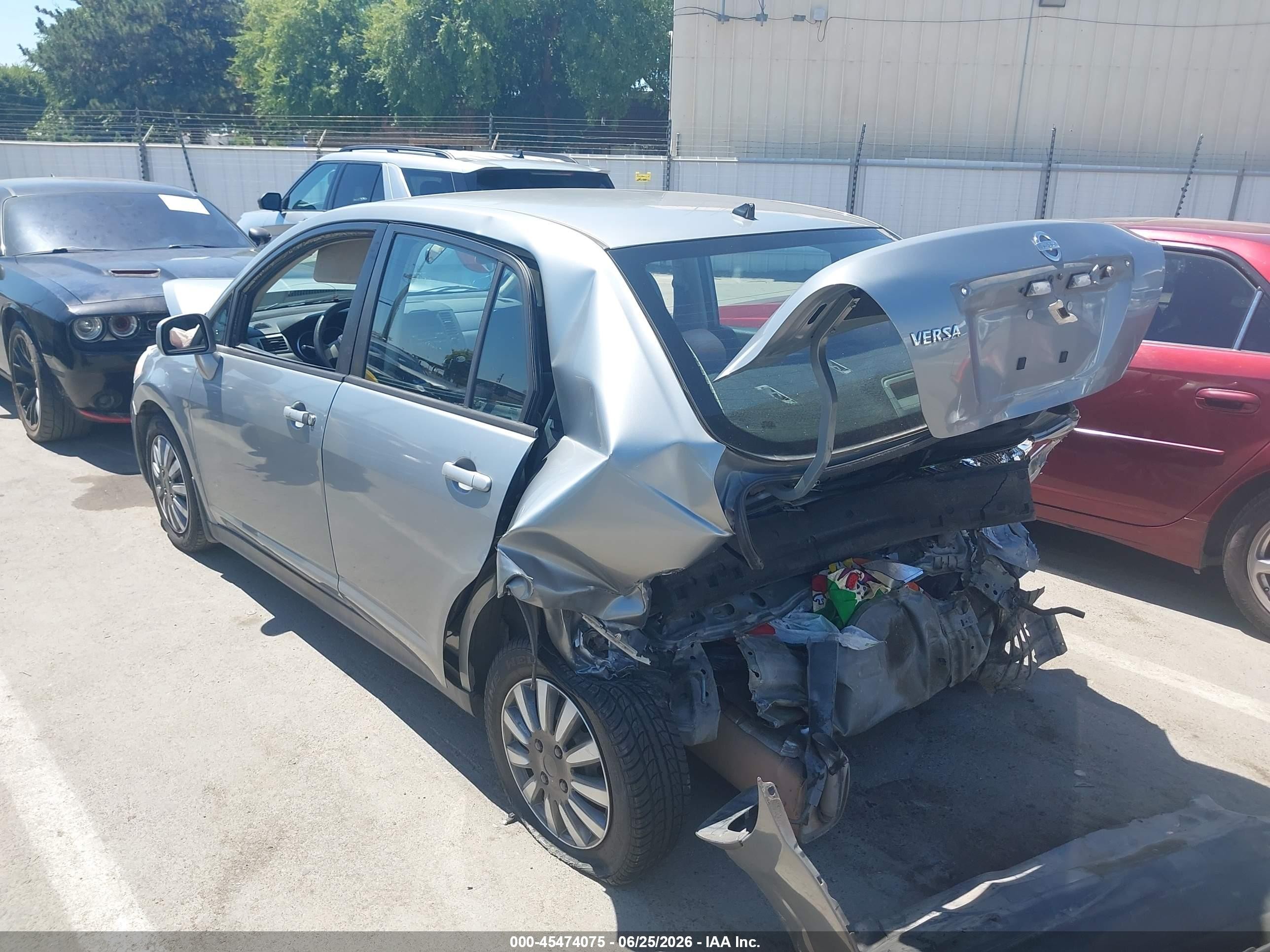 2010 Nissan Versa 1.8s Silver vin: 3N1BC1AP3AL461900