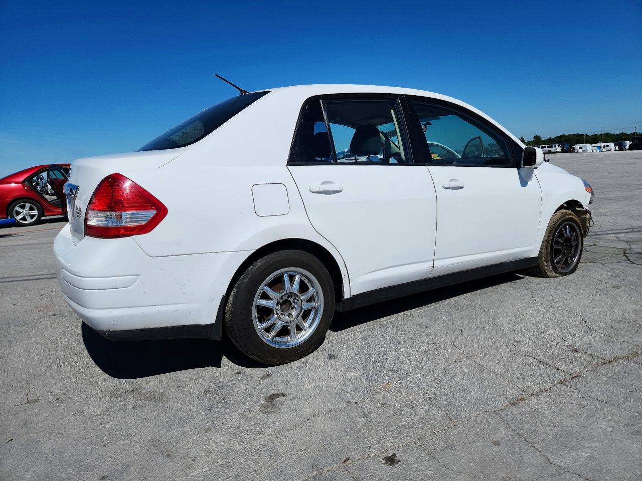 2011 Nissan Versa 1.8 S White vin: 3N1BC1AP3BL448517