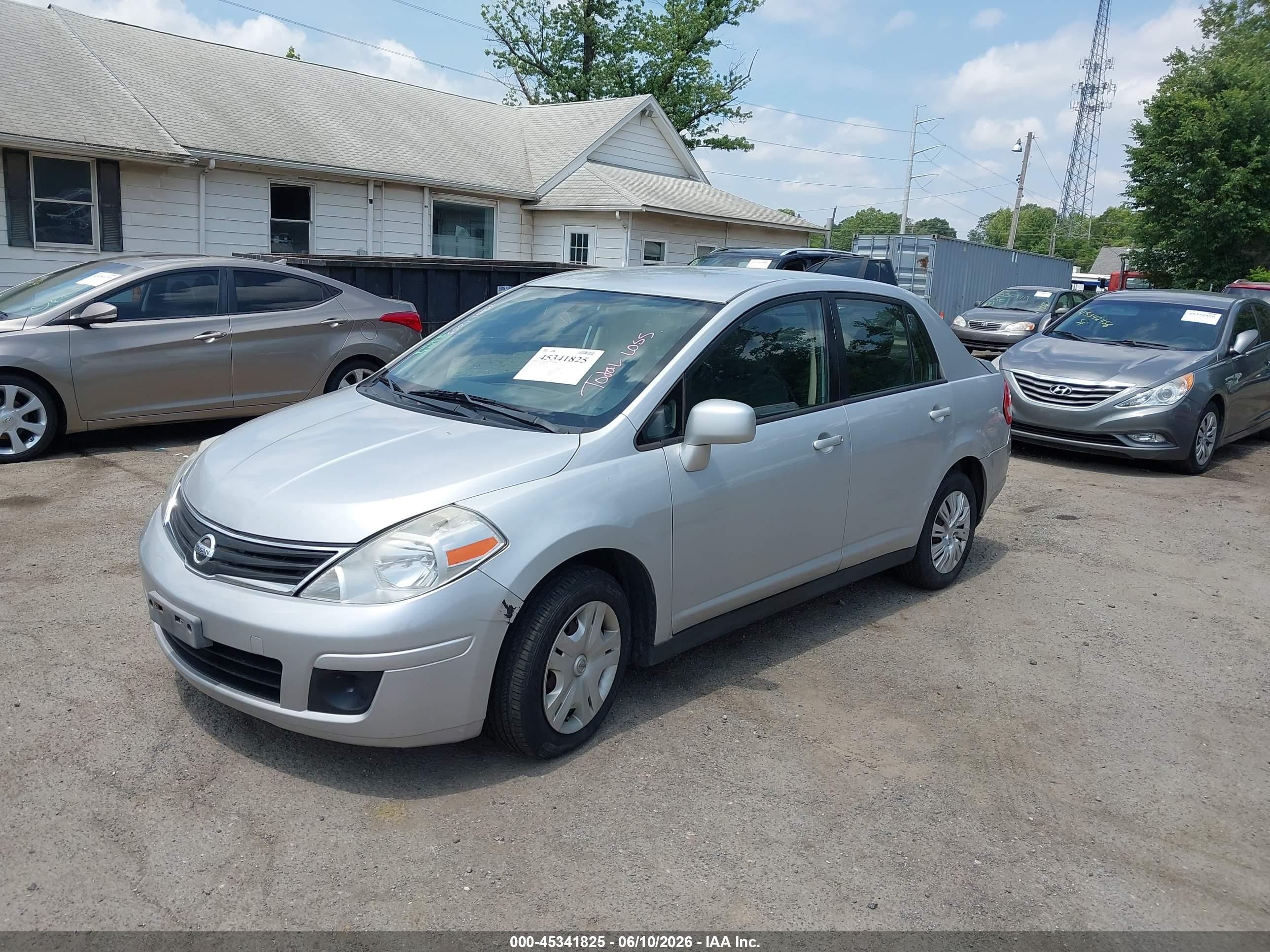 2011 Nissan Versa 1.8s Серебряный vin: 3N1BC1AP3BL454320