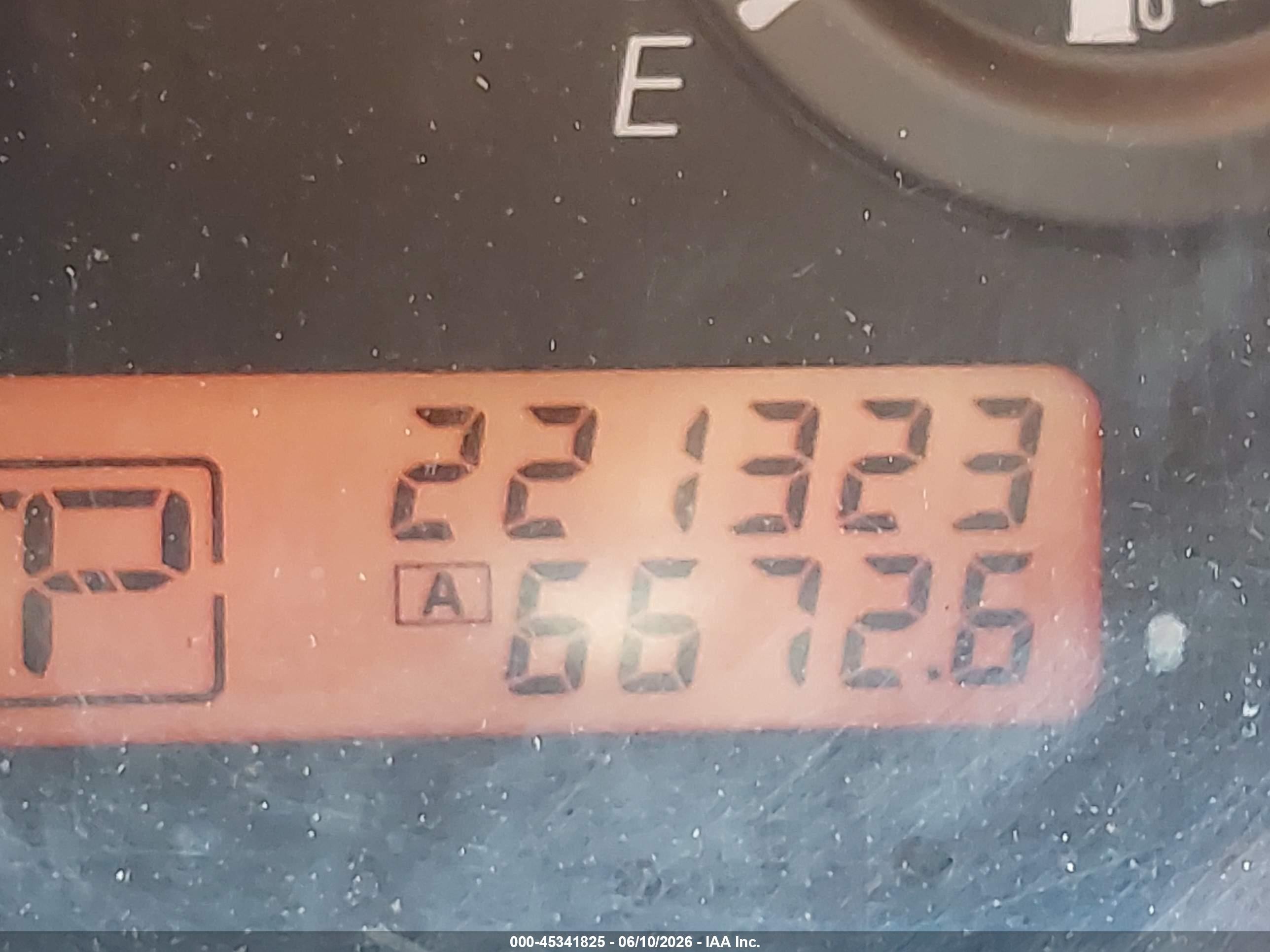 2011 Nissan Versa 1.8s Серебряный vin: 3N1BC1AP3BL454320