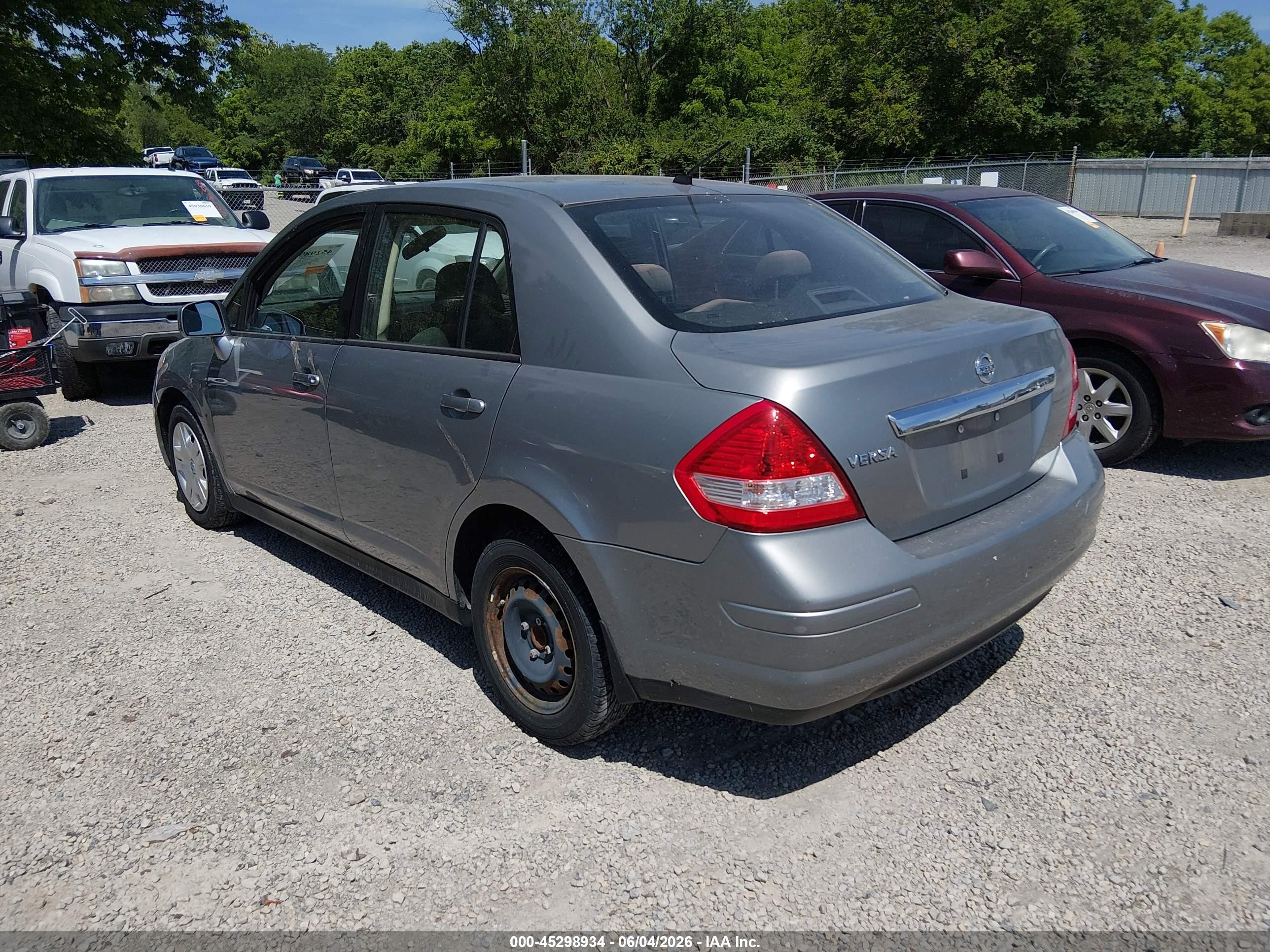 2011 Nissan Versa 1.8s Gray vin: 3N1BC1AP3BL461736