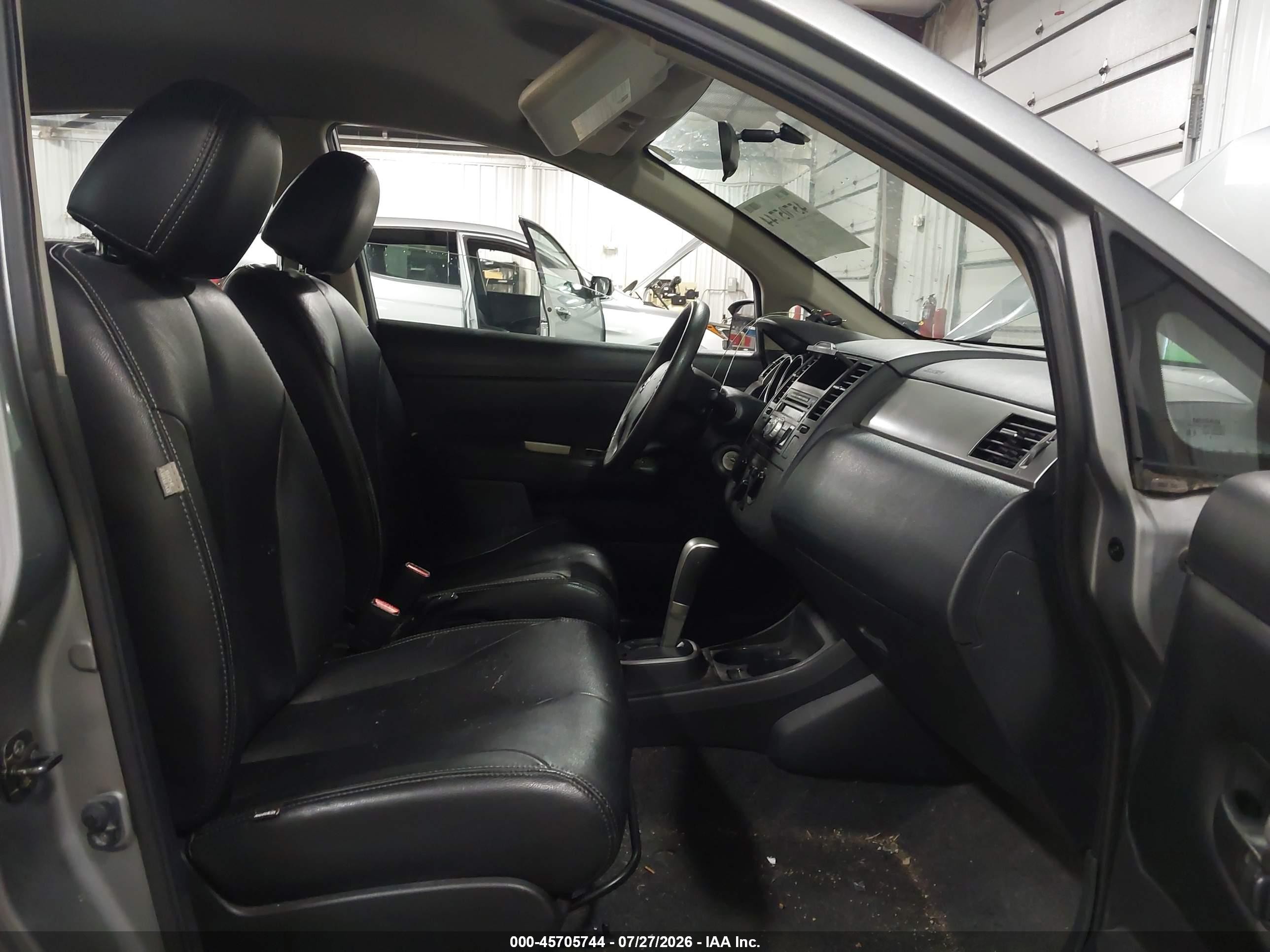 2011 Nissan Versa 1.8s Silver vin: 3N1BC1AP4BL423318