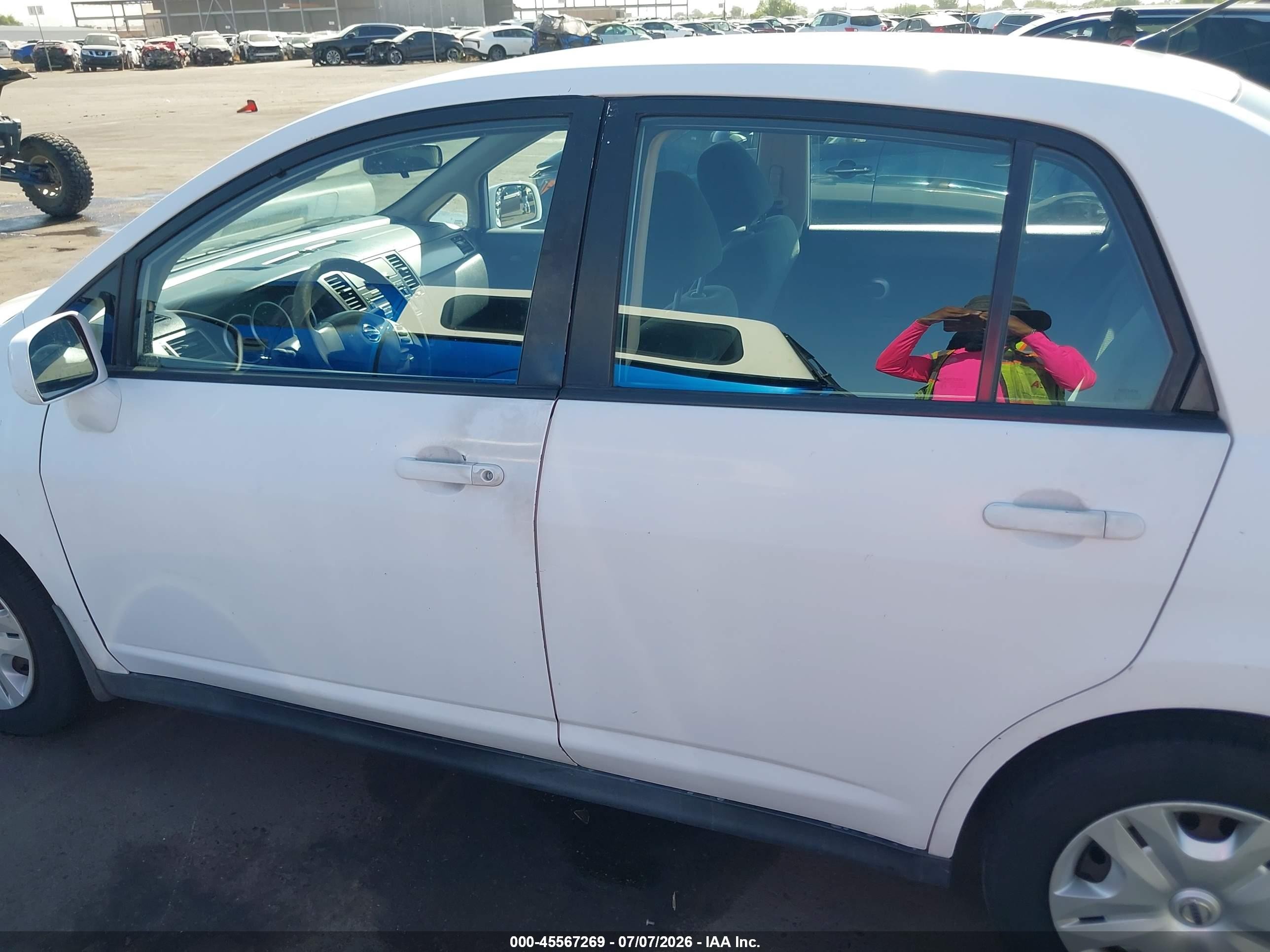 2011 Nissan Versa 1.8s White vin: 3N1BC1AP4BL449630