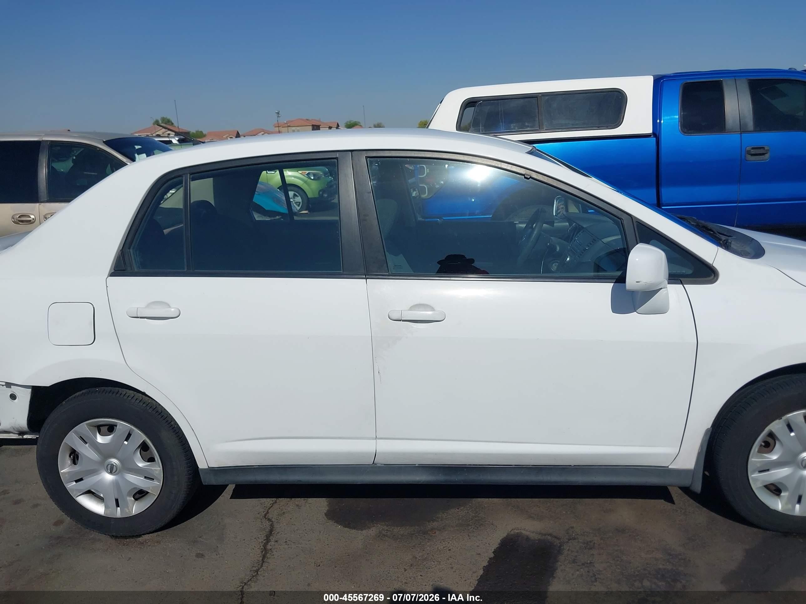 2011 Nissan Versa 1.8s White vin: 3N1BC1AP4BL449630