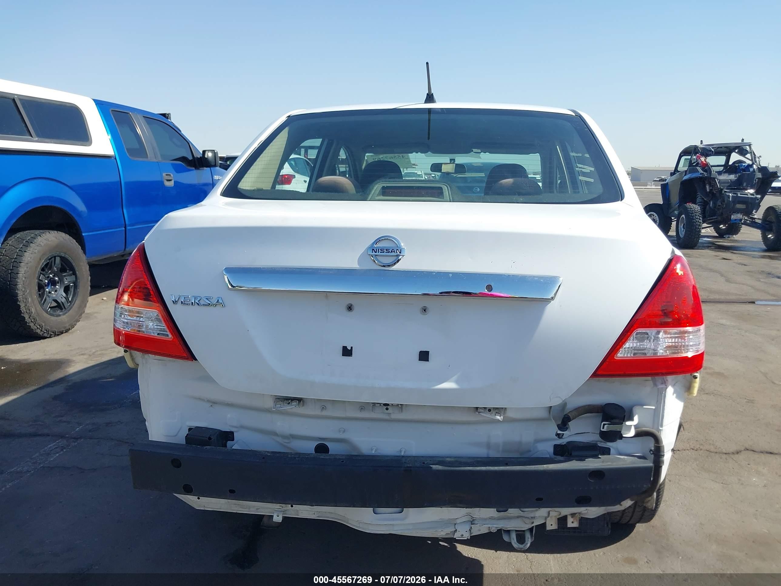2011 Nissan Versa 1.8s White vin: 3N1BC1AP4BL449630