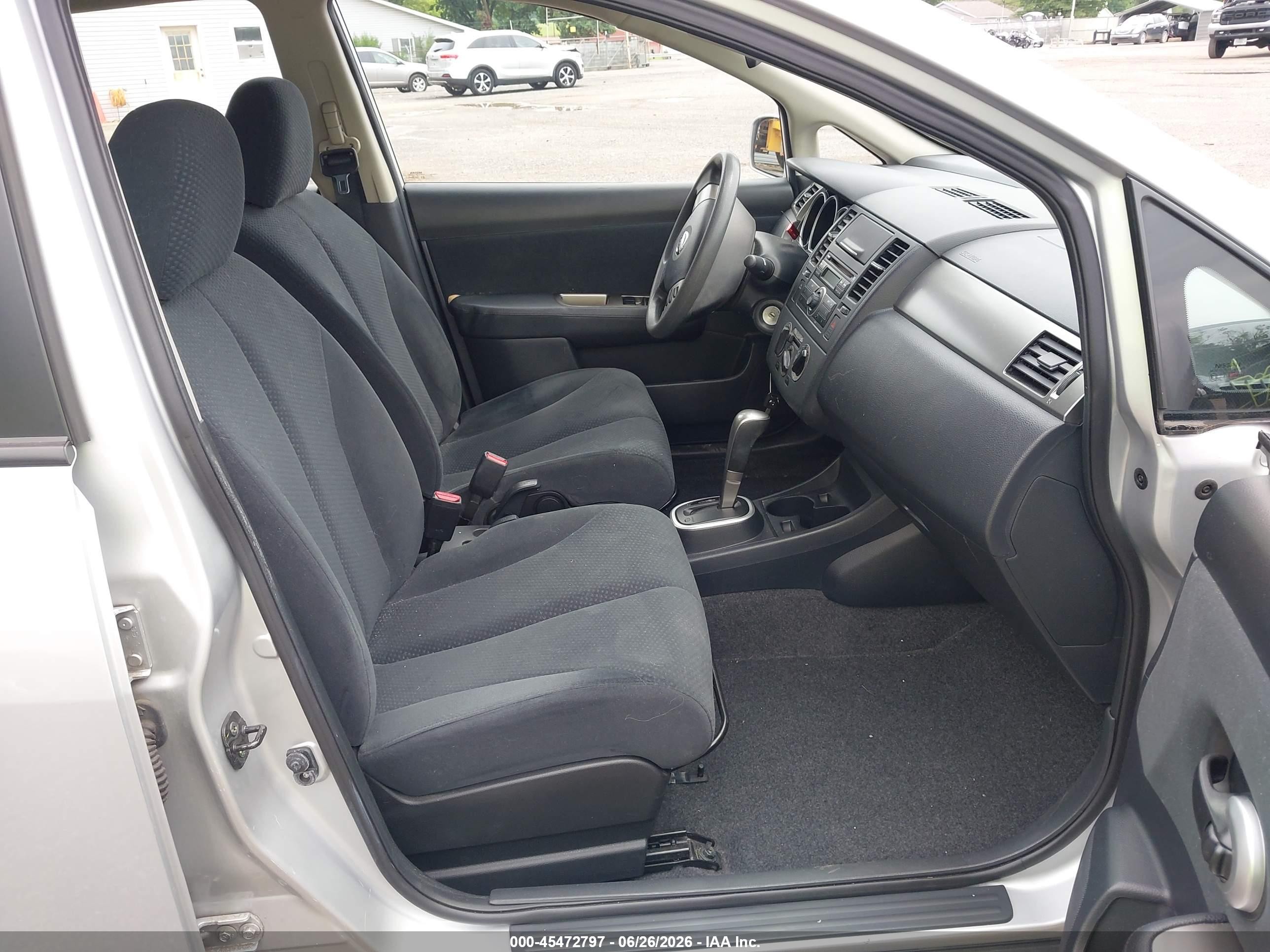 2010 Nissan Versa 1.8s Silver vin: 3N1BC1AP5AL379960