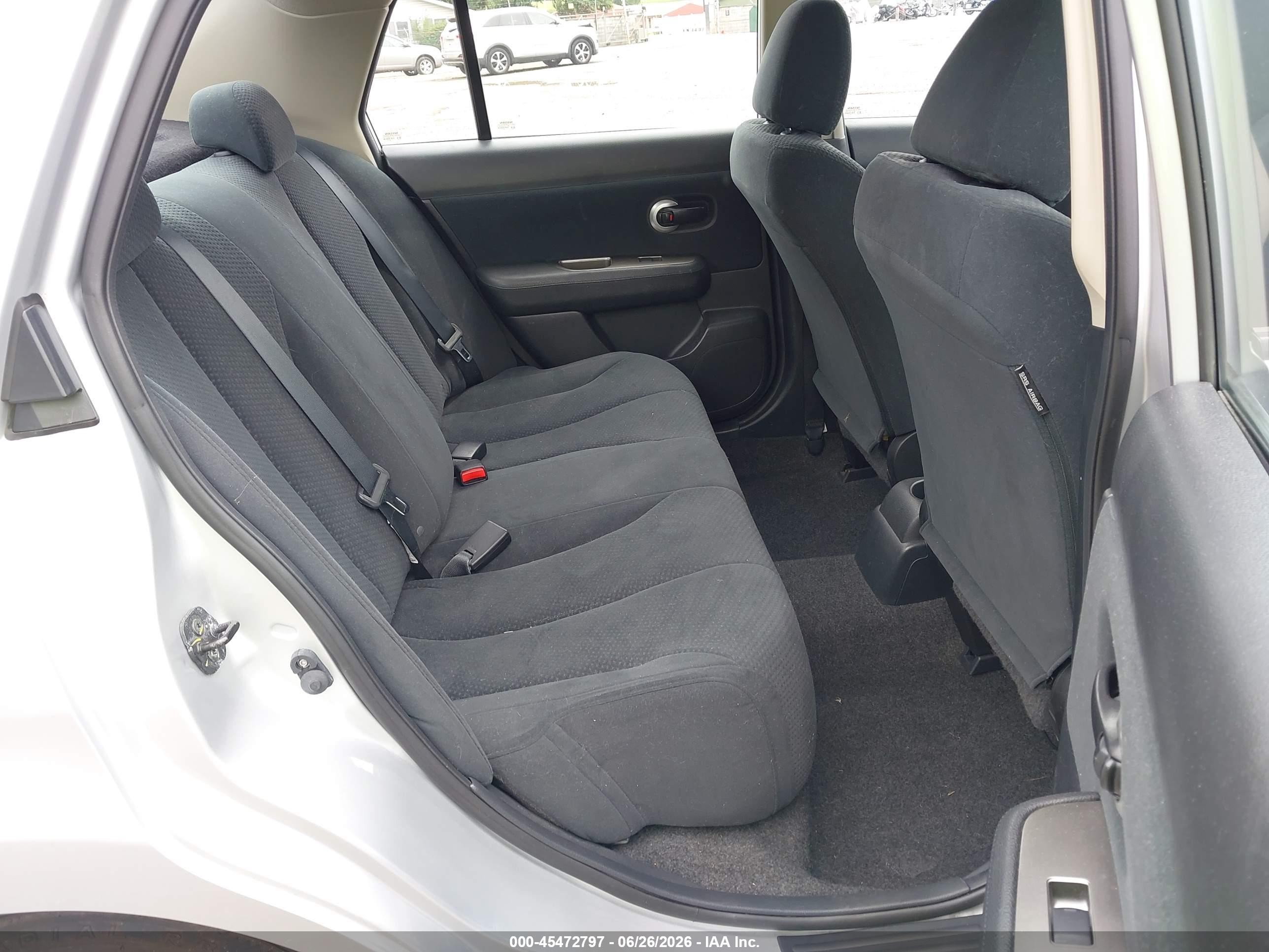 2010 Nissan Versa 1.8s Silver vin: 3N1BC1AP5AL379960