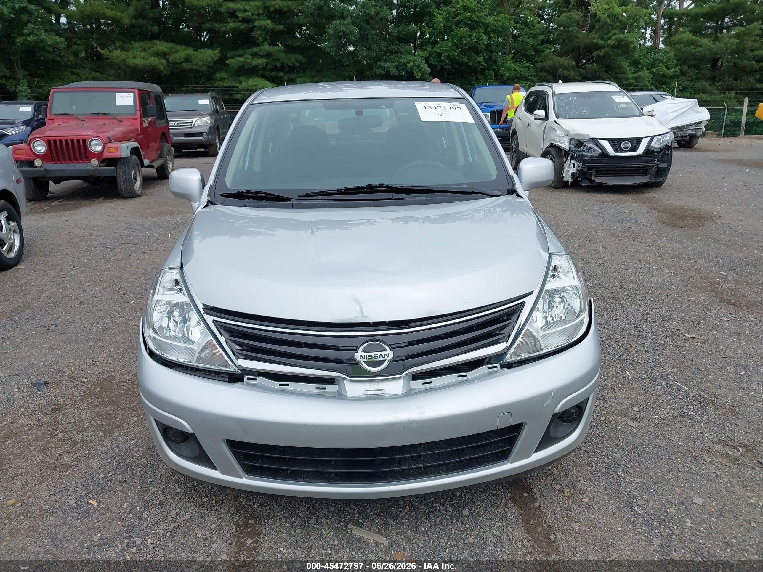 2010 Nissan Versa 1.8s Silver vin: 3N1BC1AP5AL379960
