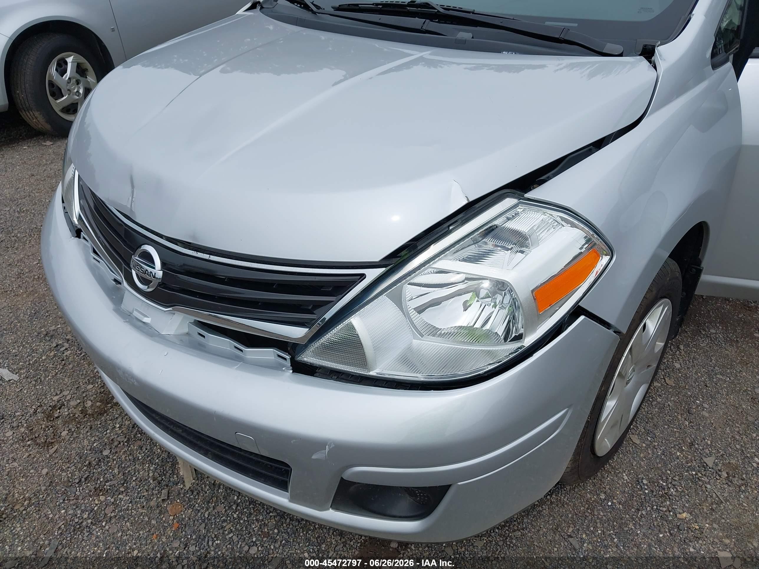 2010 Nissan Versa 1.8s Silver vin: 3N1BC1AP5AL379960
