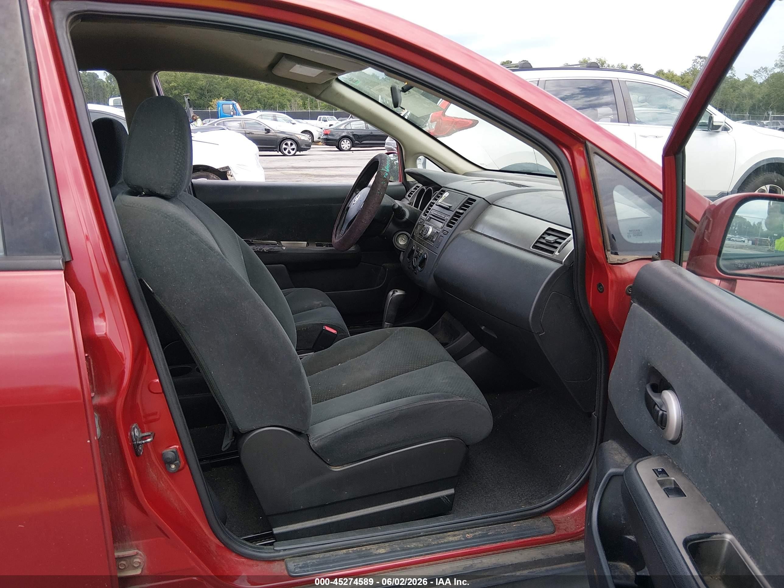 2011 Nissan Versa 1.8s Red vin: 3N1BC1AP5BL372914